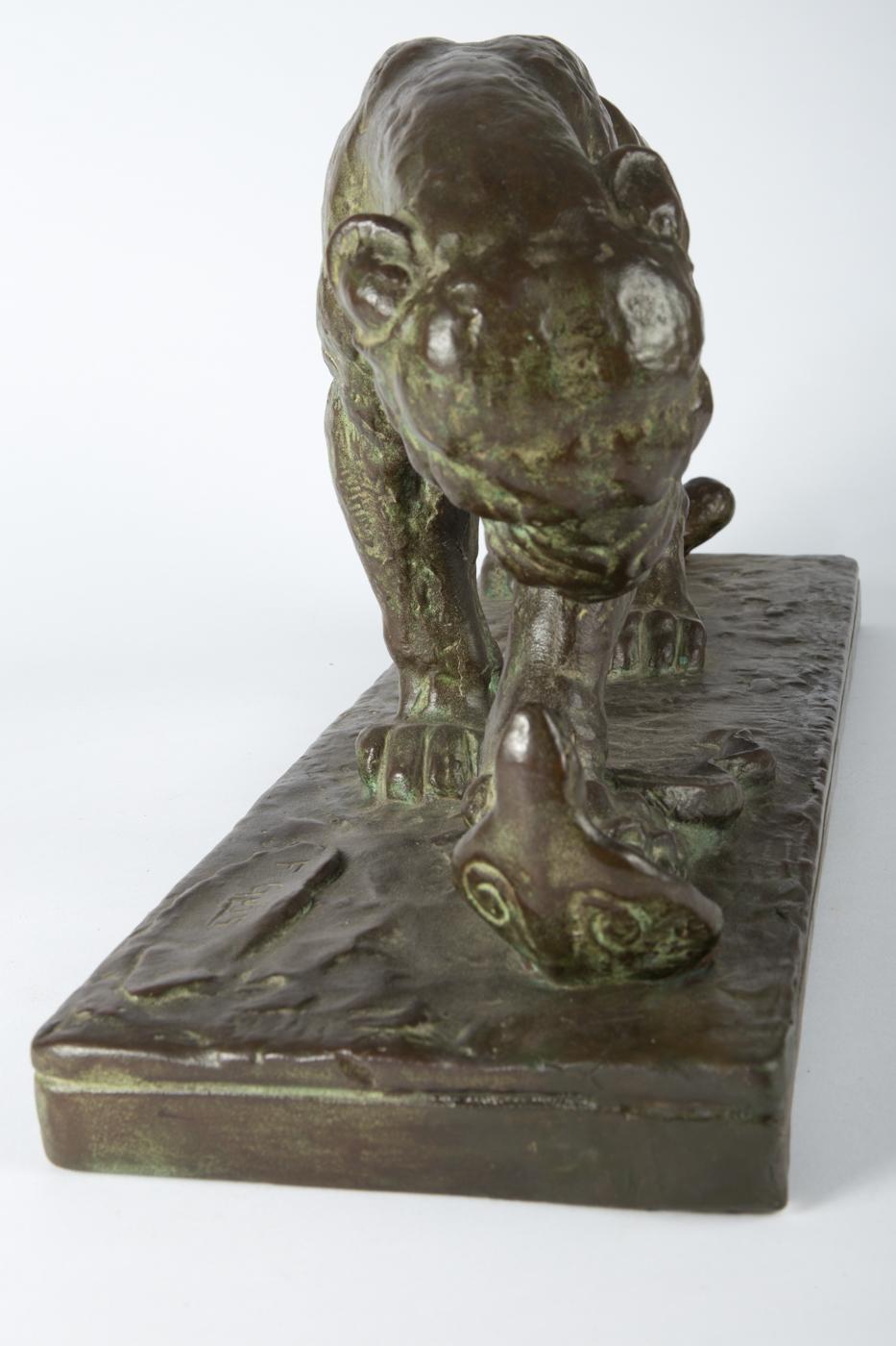 Art déco Grande panthère expressive avec cobra en sculpture Art Déco française par Felix Guis. en vente