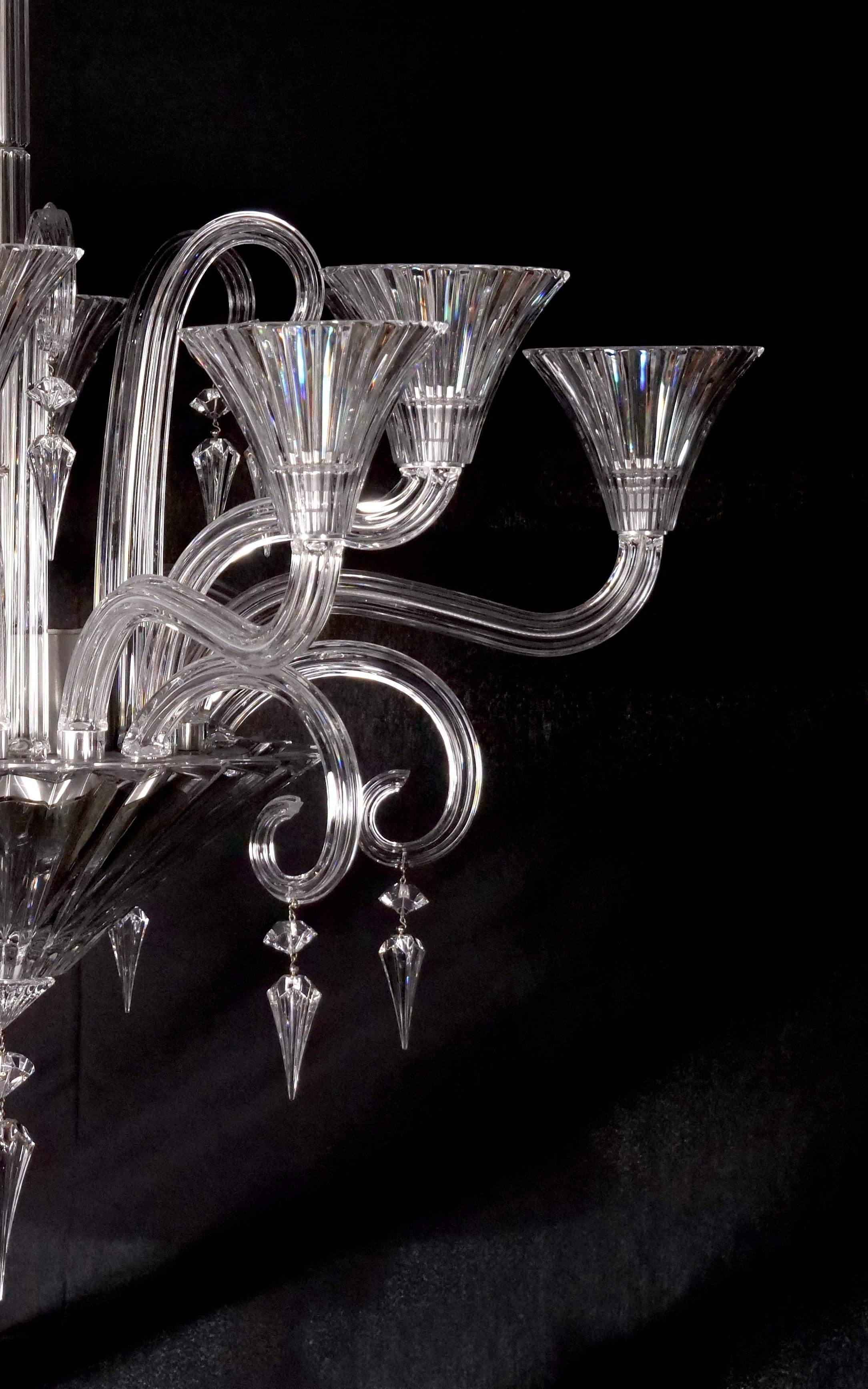Français Grand lustre français exquis Mille Nuits à douze lumières en cristal Baccarat en vente