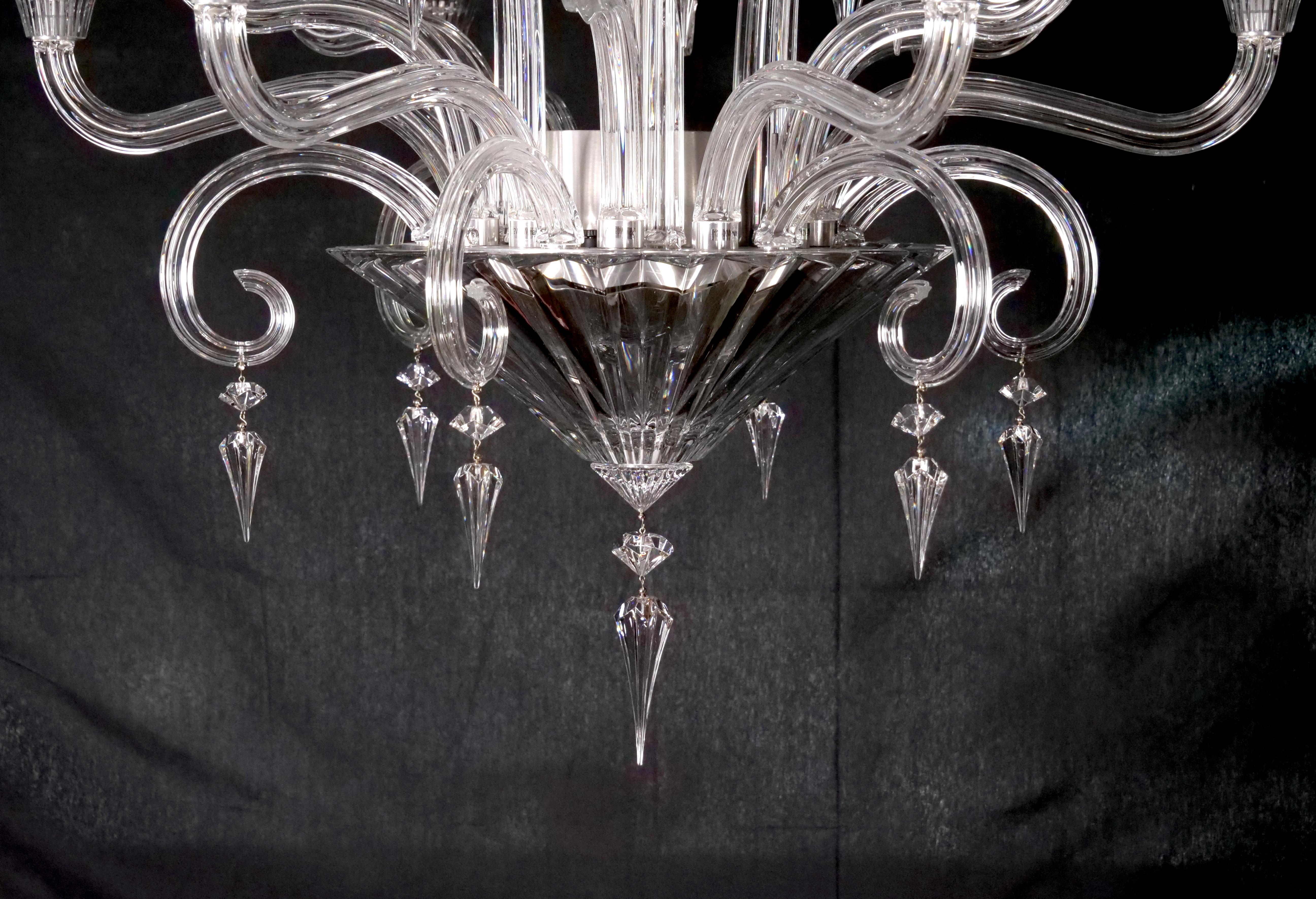 Grand lustre français exquis Mille Nuits à douze lumières en cristal Baccarat Excellent état - En vente à Tarry Town, NY
