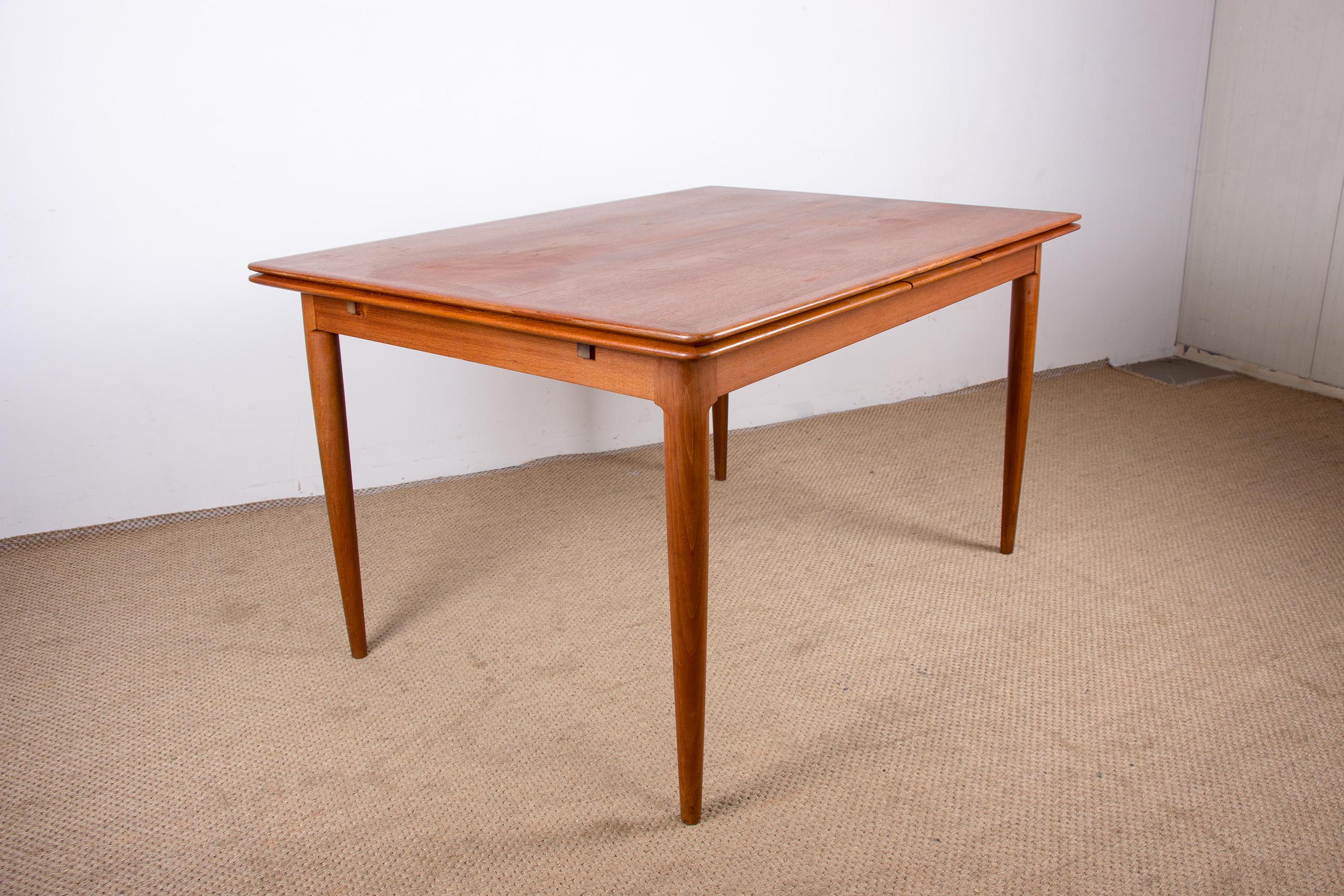 Large Extendable Danish Teak Dining Table by Skovmand and Andersen, 1960 For Sale 4