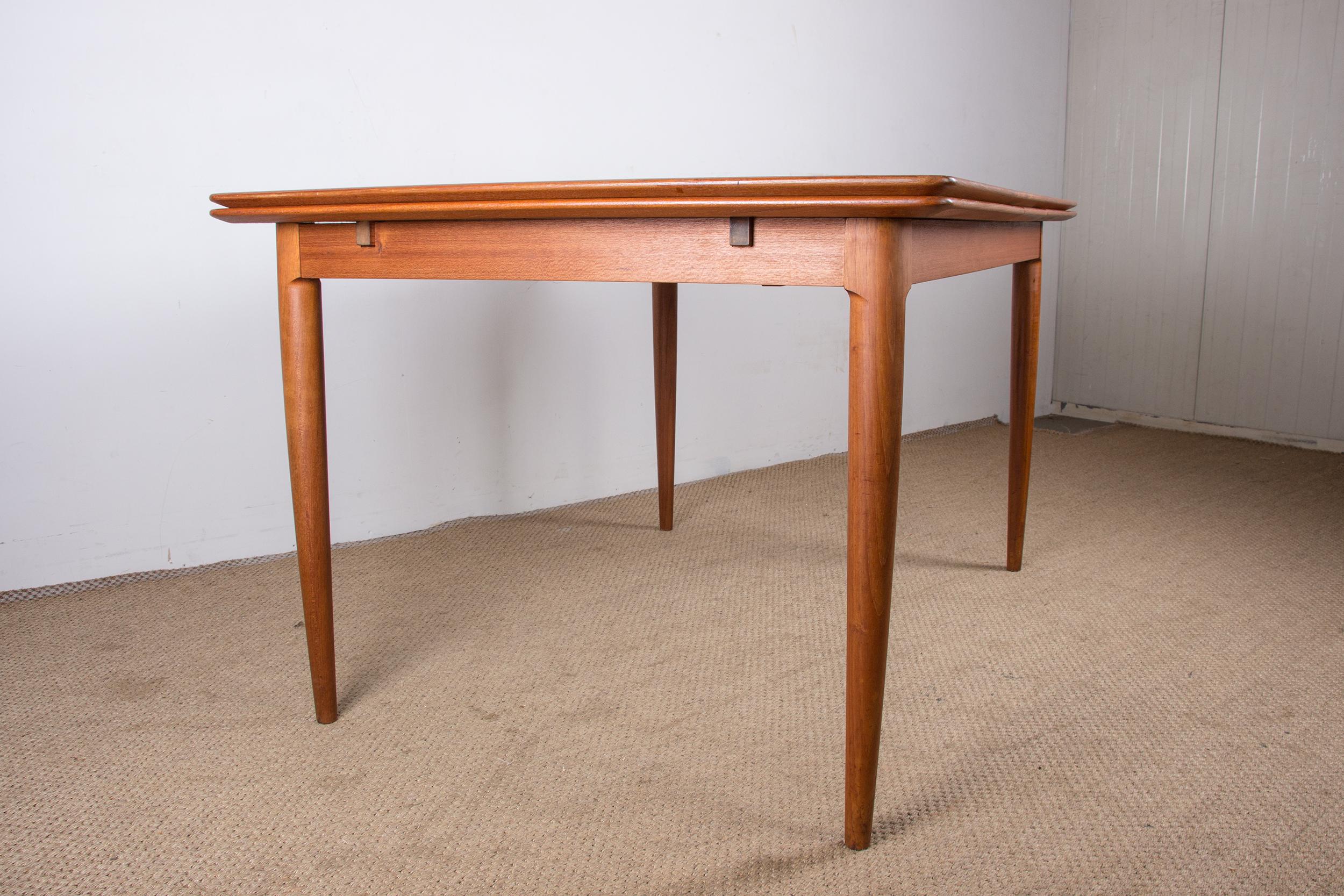 Large Extendable Danish Teak Dining Table by Skovmand and Andersen, 1960 For Sale 7