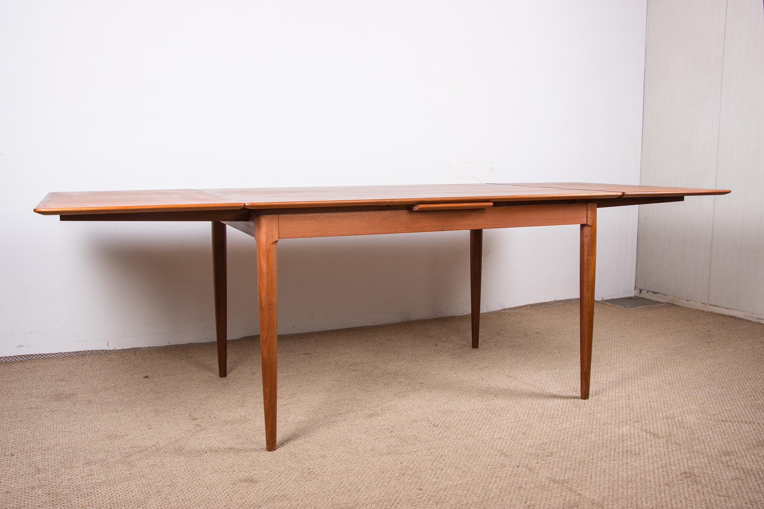 Large Extendable Danish Teak Dining Table by Skovmand and Andersen, 1960 For Sale 10