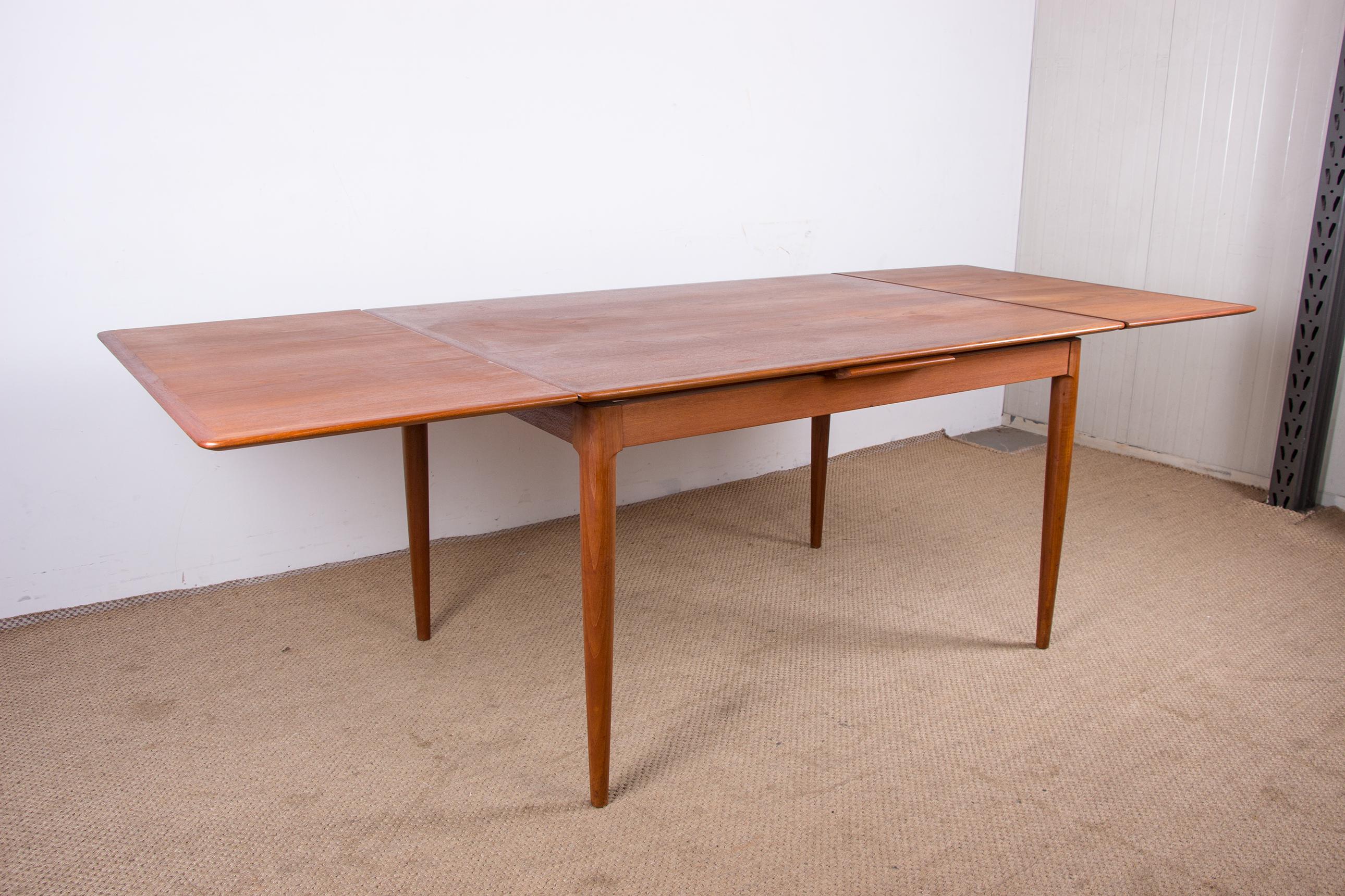 Large Extendable Danish Teak Dining Table by Skovmand and Andersen, 1960 For Sale 13