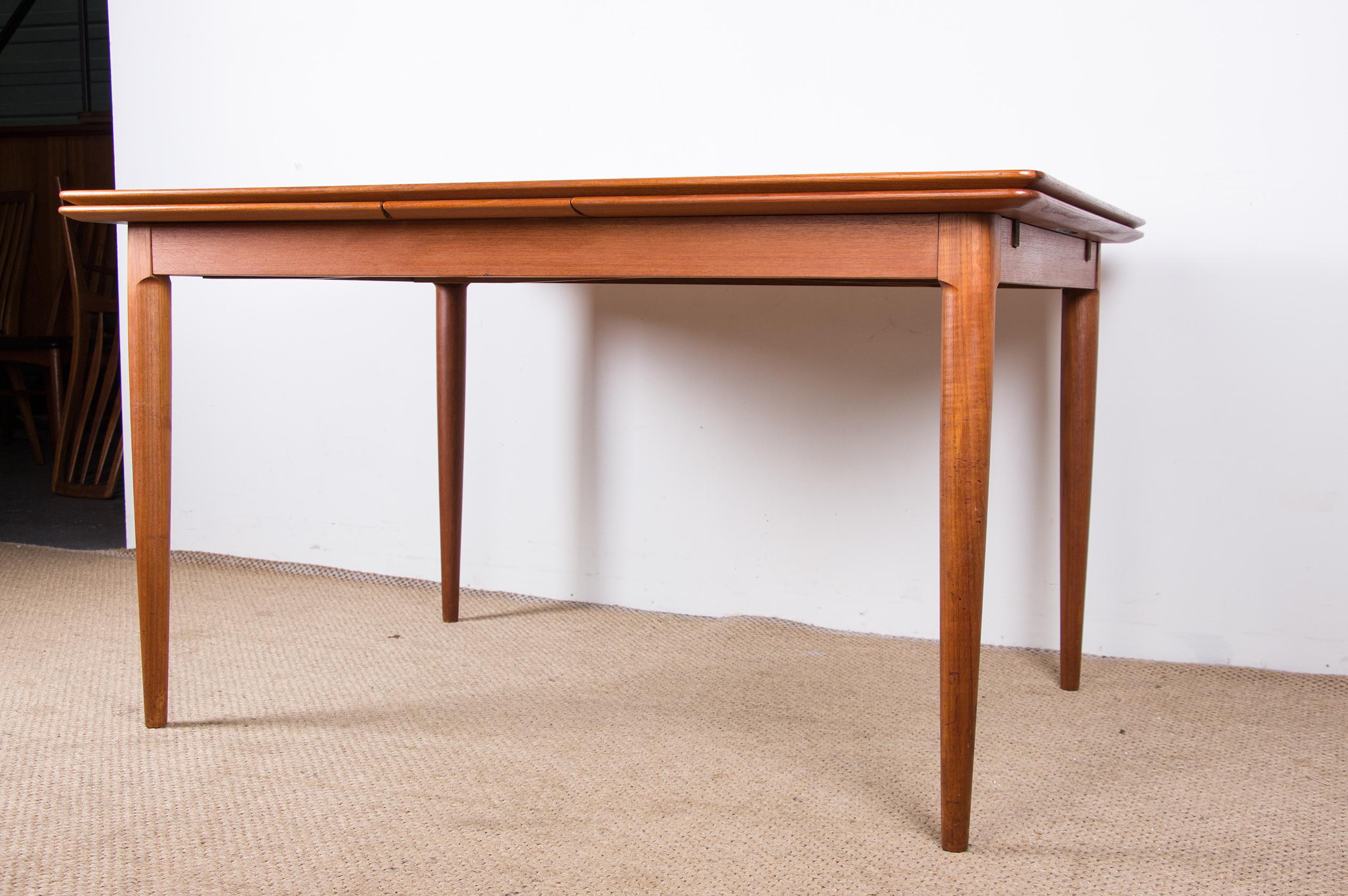 Large Extendable Danish Teak Dining Table by Skovmand and Andersen, 1960 For Sale 3