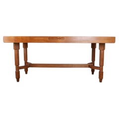 Grande table à manger à rallonges, 320 cm, en Oak, signée Guillerme et Chambron, 1960.
