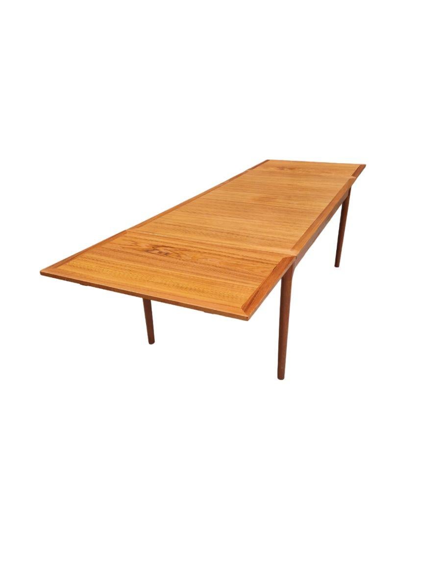 Danois Grande table de salle à manger à rallonge par le design Kai Winding, Danemark, années 1970 en vente