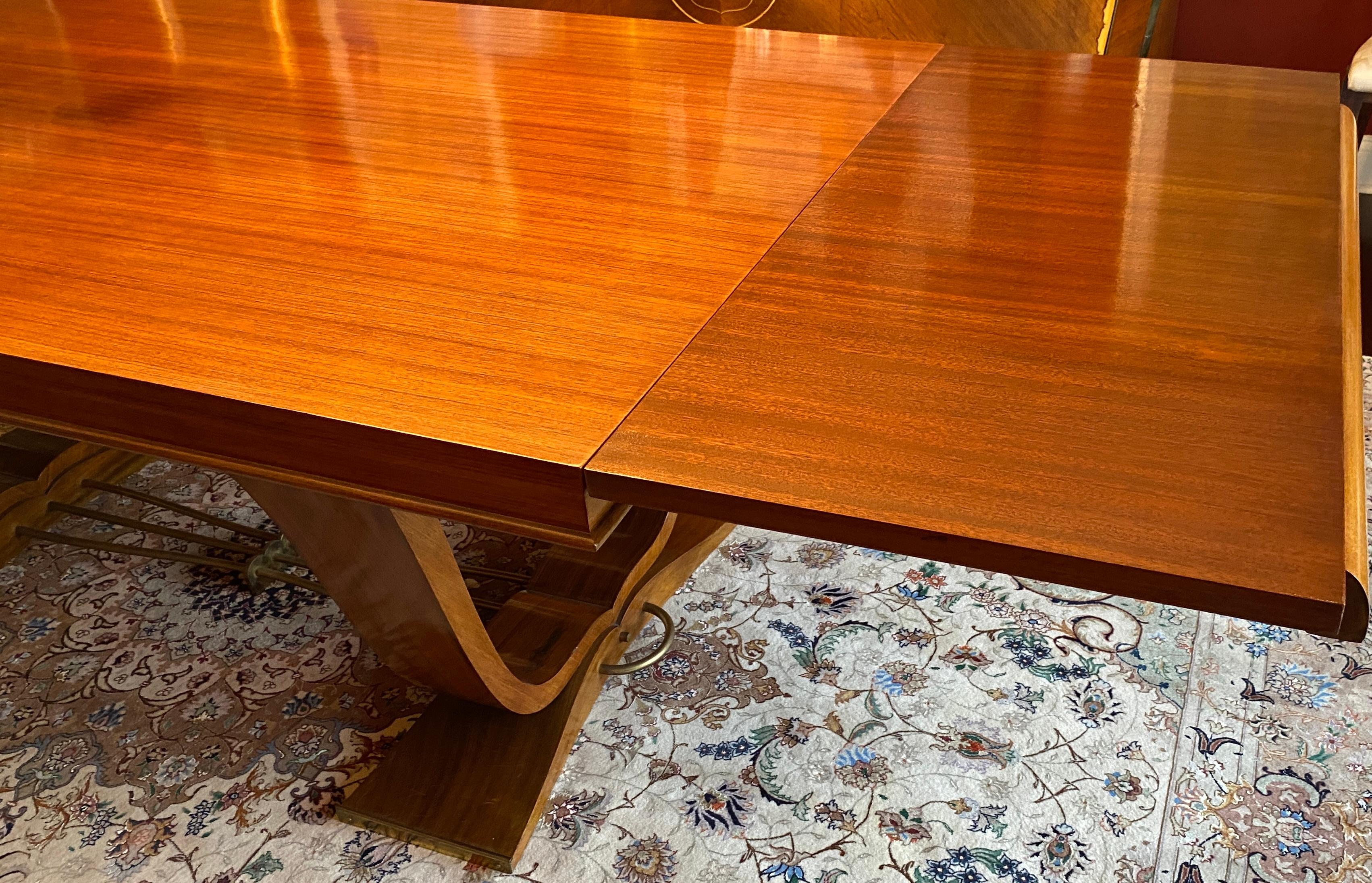 Art déco Grande table à manger Art Déco française extensible, table à manger de style Jules Leleu en vente
