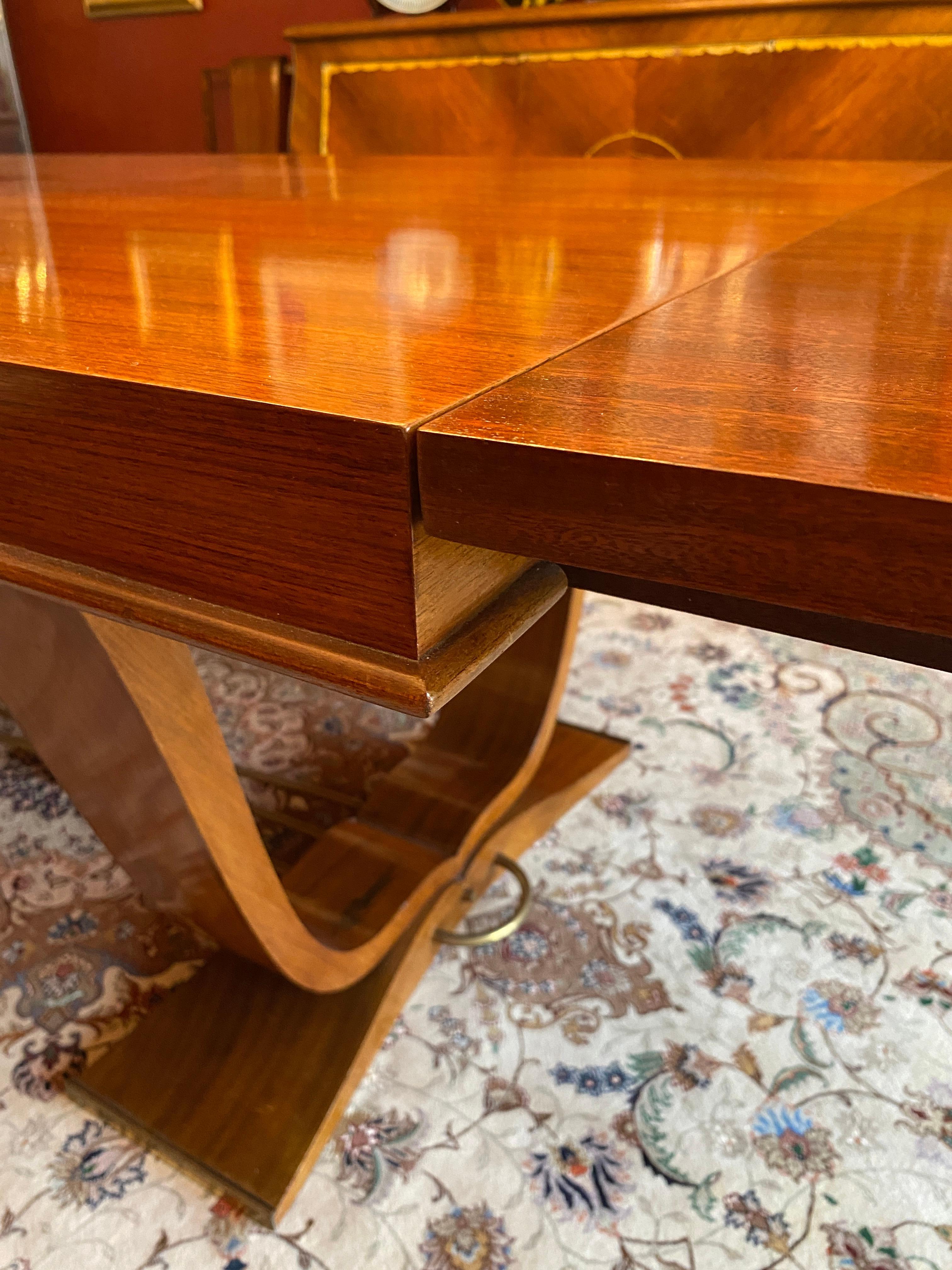 Français Grande table à manger Art Déco française extensible, table à manger de style Jules Leleu en vente