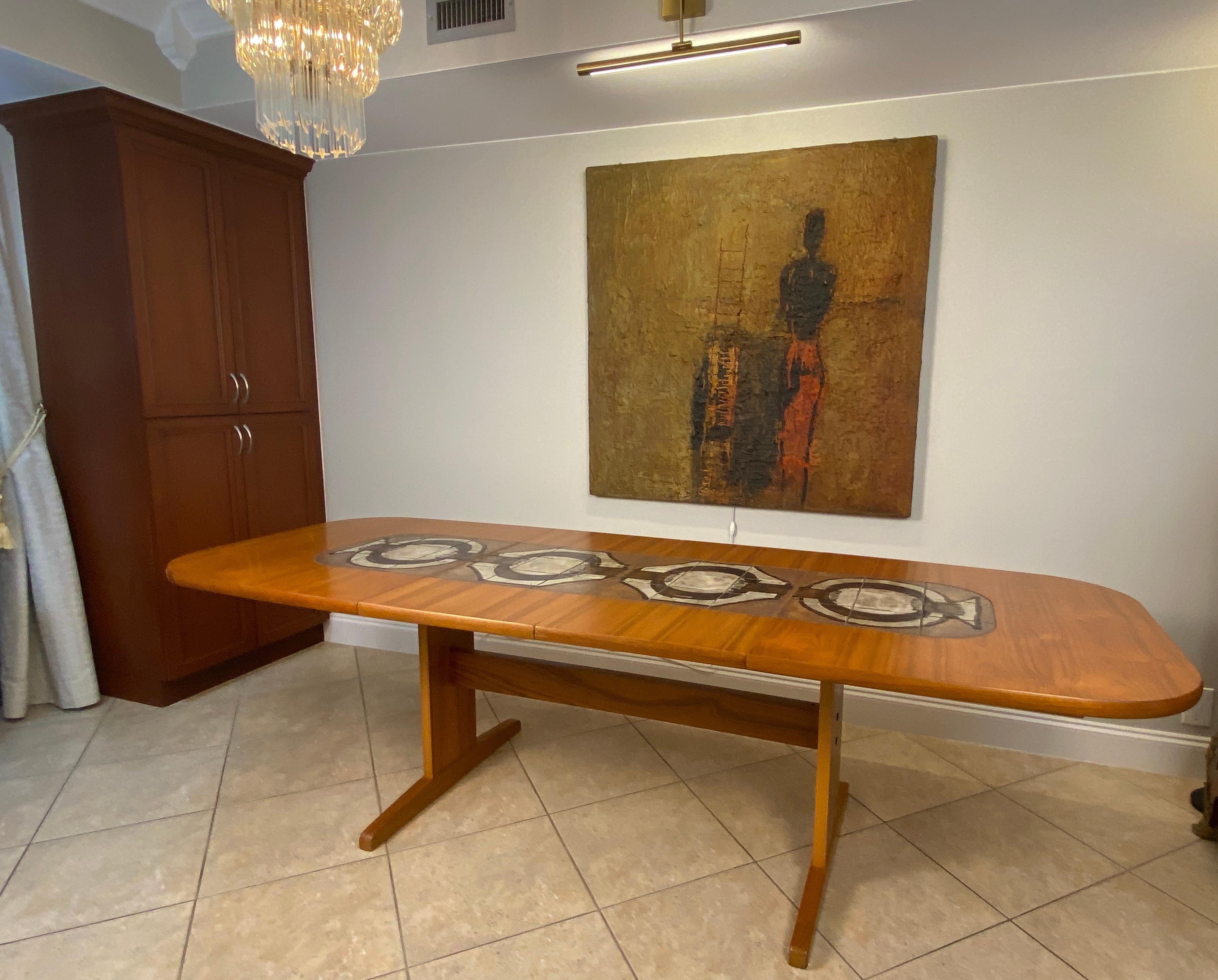 Large Mid-Century Extendable Danish Dining Table or MCM Teak Dining Table For Sale 1