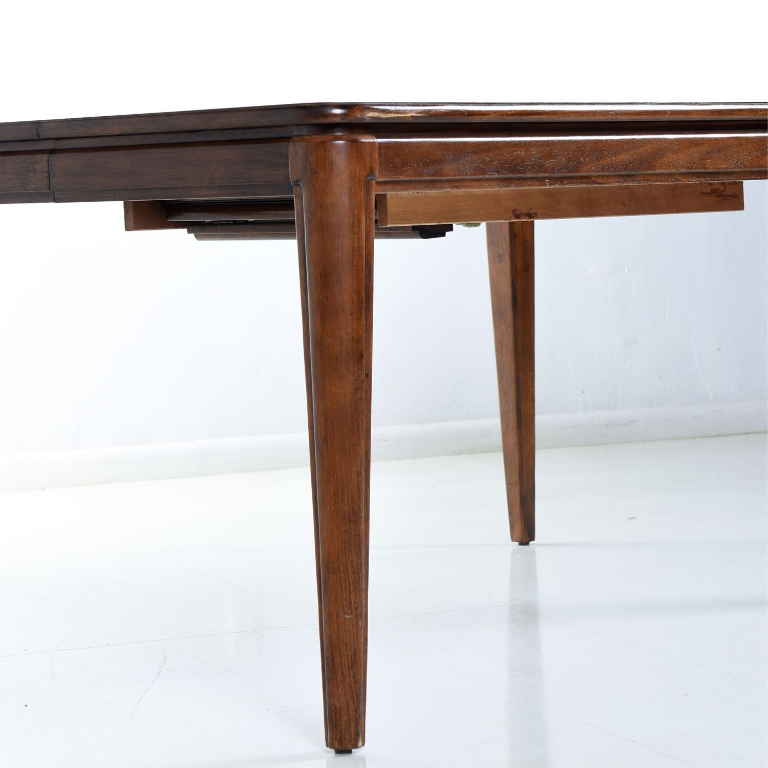 Large Extendable Rectangle to Square Cherrywood Butterfly Leaf Dining Table In Excellent Condition In Chattanooga, TN