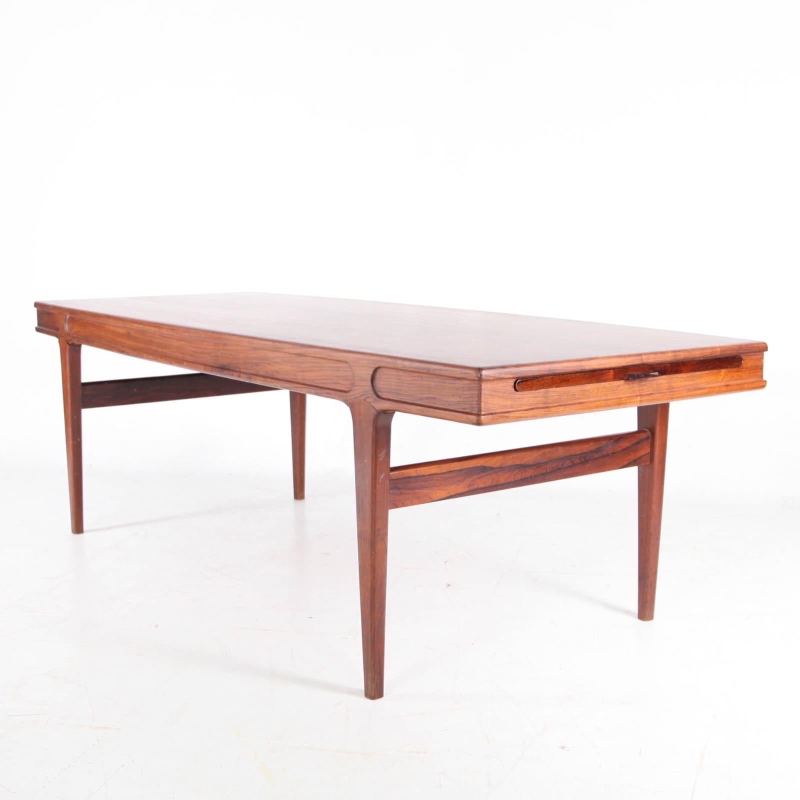 Grande table basse extensible en bois de rose Bon état - En vente à Isle Sur Sorgue, FR