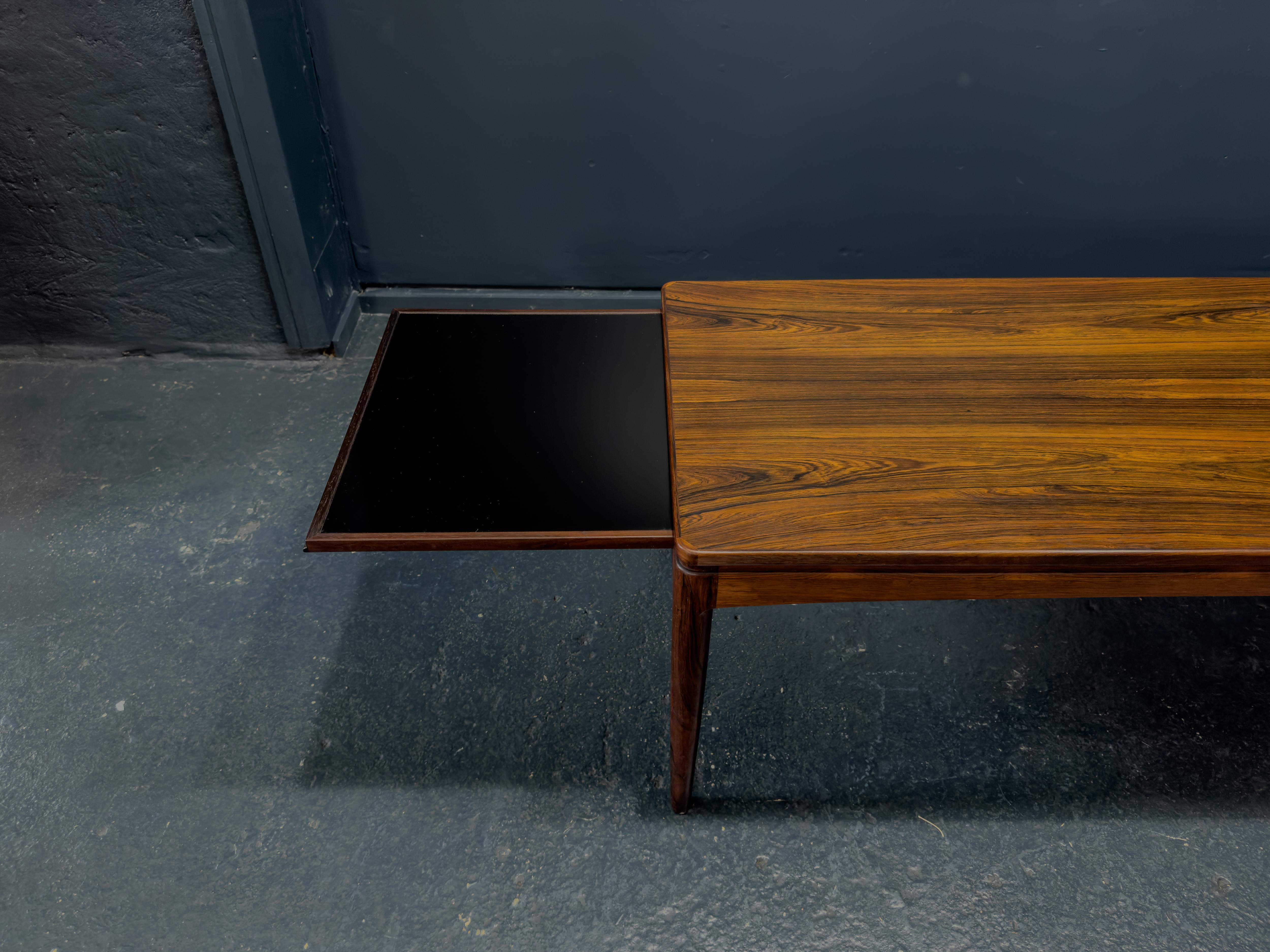 Large Extendable Coffee Table 1
