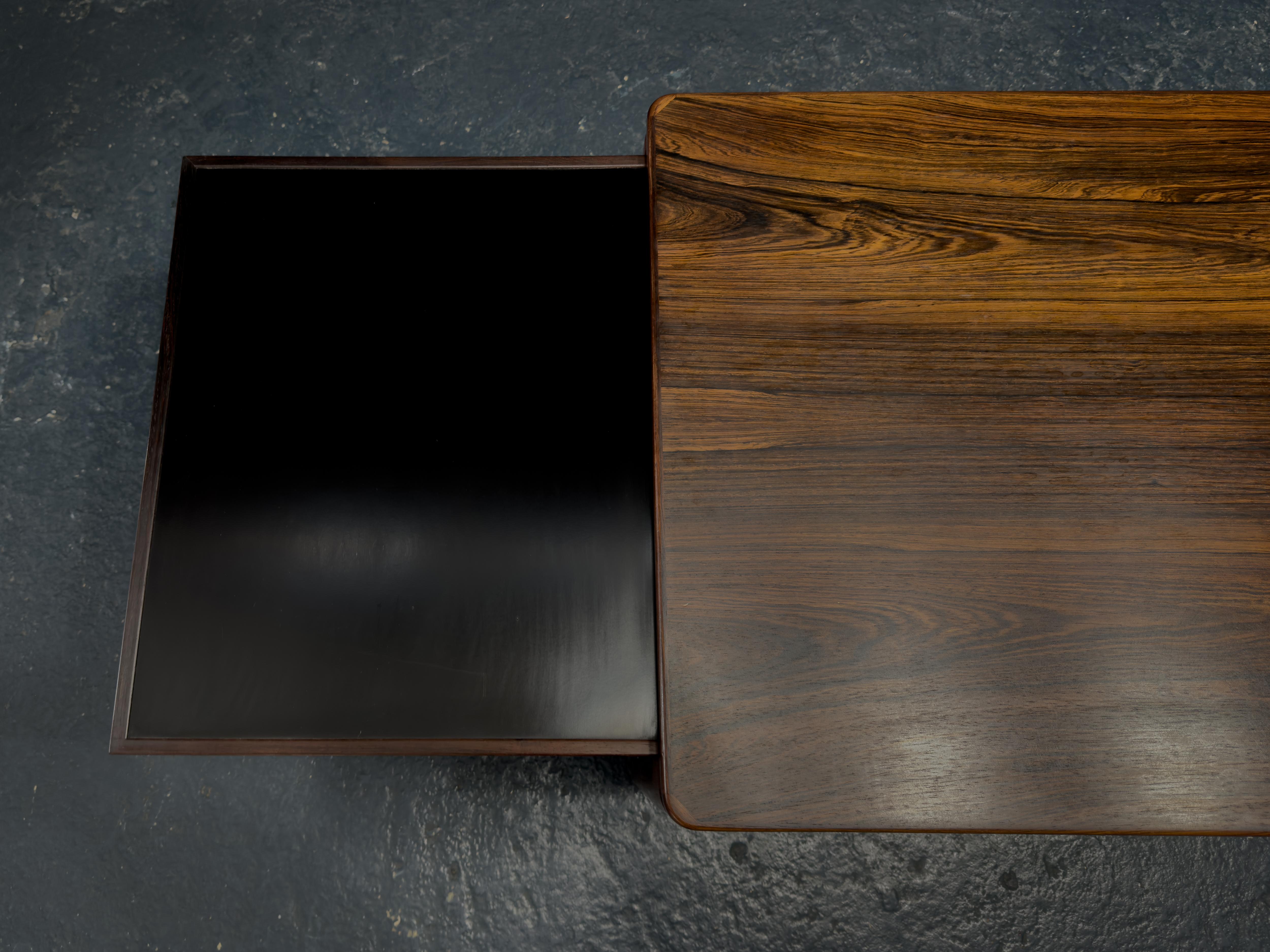 Large Extendable Coffee Table 2