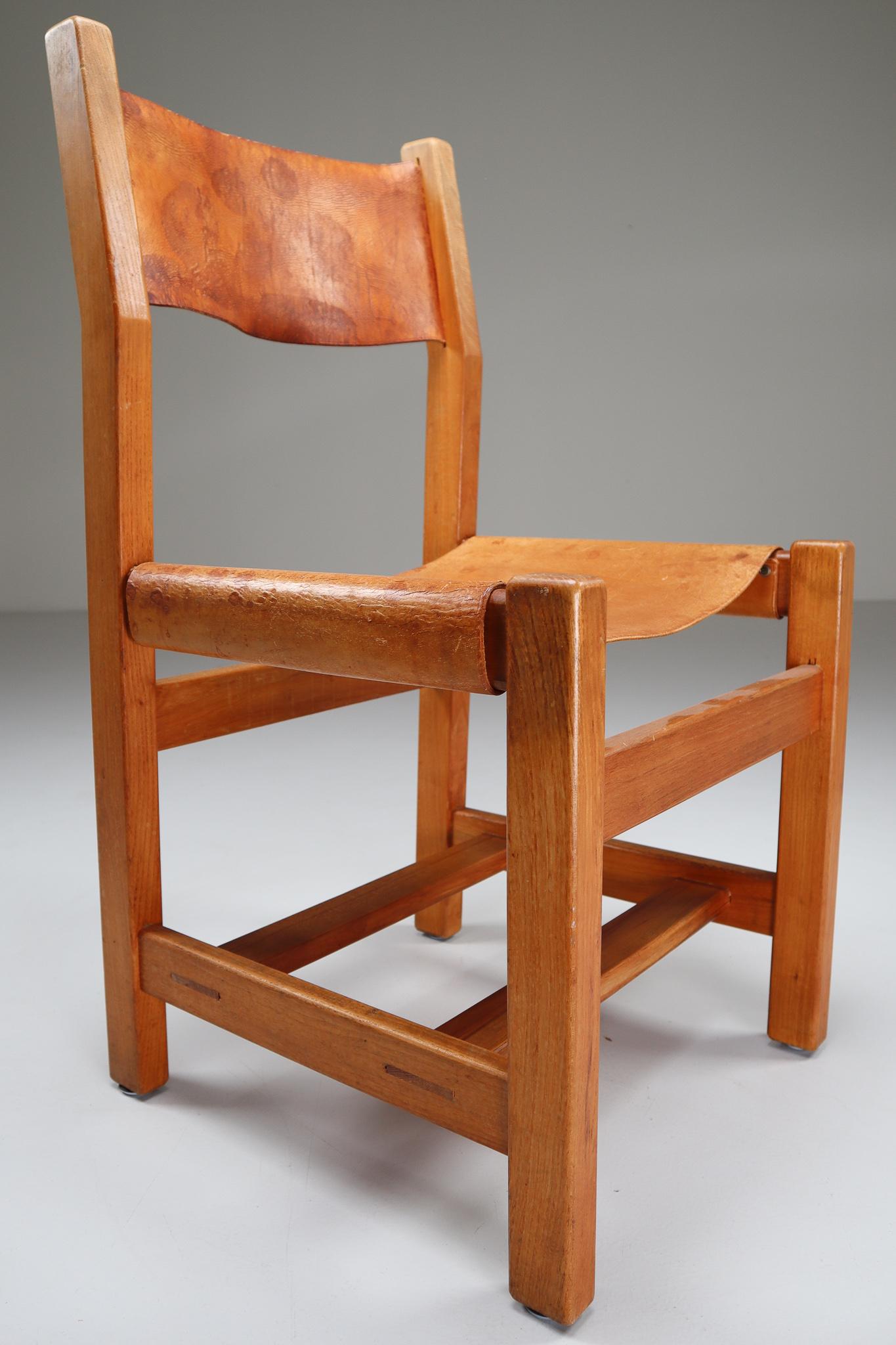 Large Extendable Table and Six Chairs in Elm & Cognac Leather, France, 1960 In Good Condition In Almelo, NL