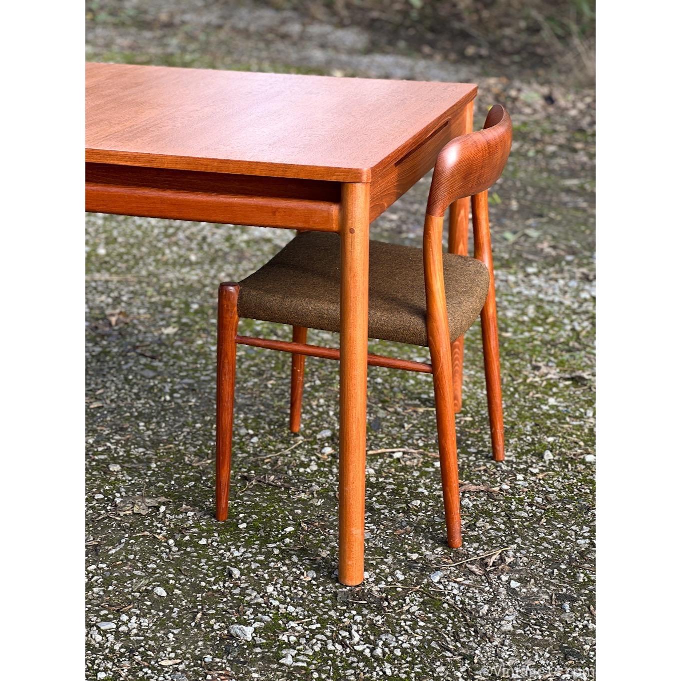 Mid-Century Modern Large extending dining table by McIntosh