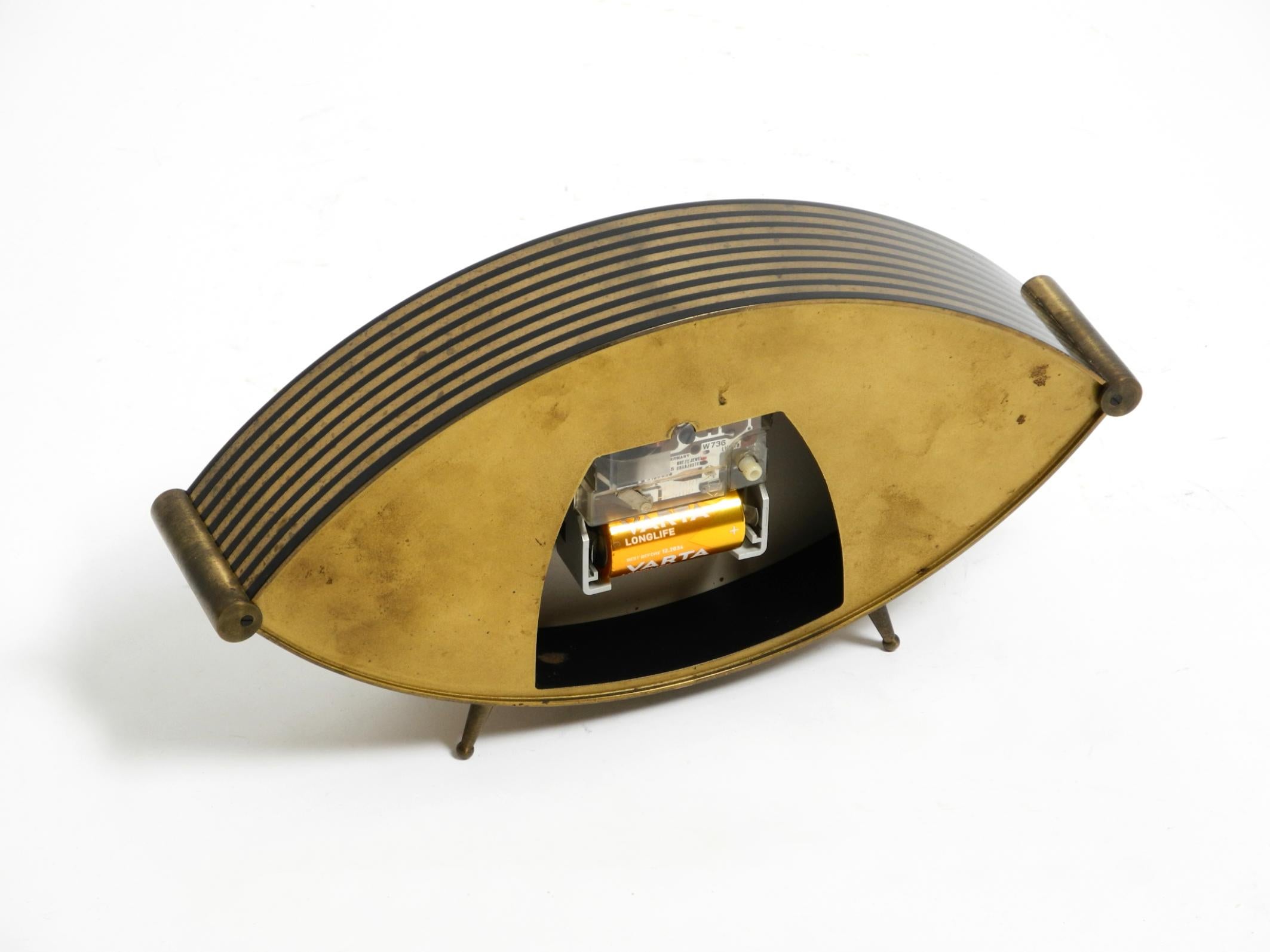 Große außergewöhnliche Mid-Century-Modern-Tischuhr aus Messing von Atlanta Electric im Angebot 5