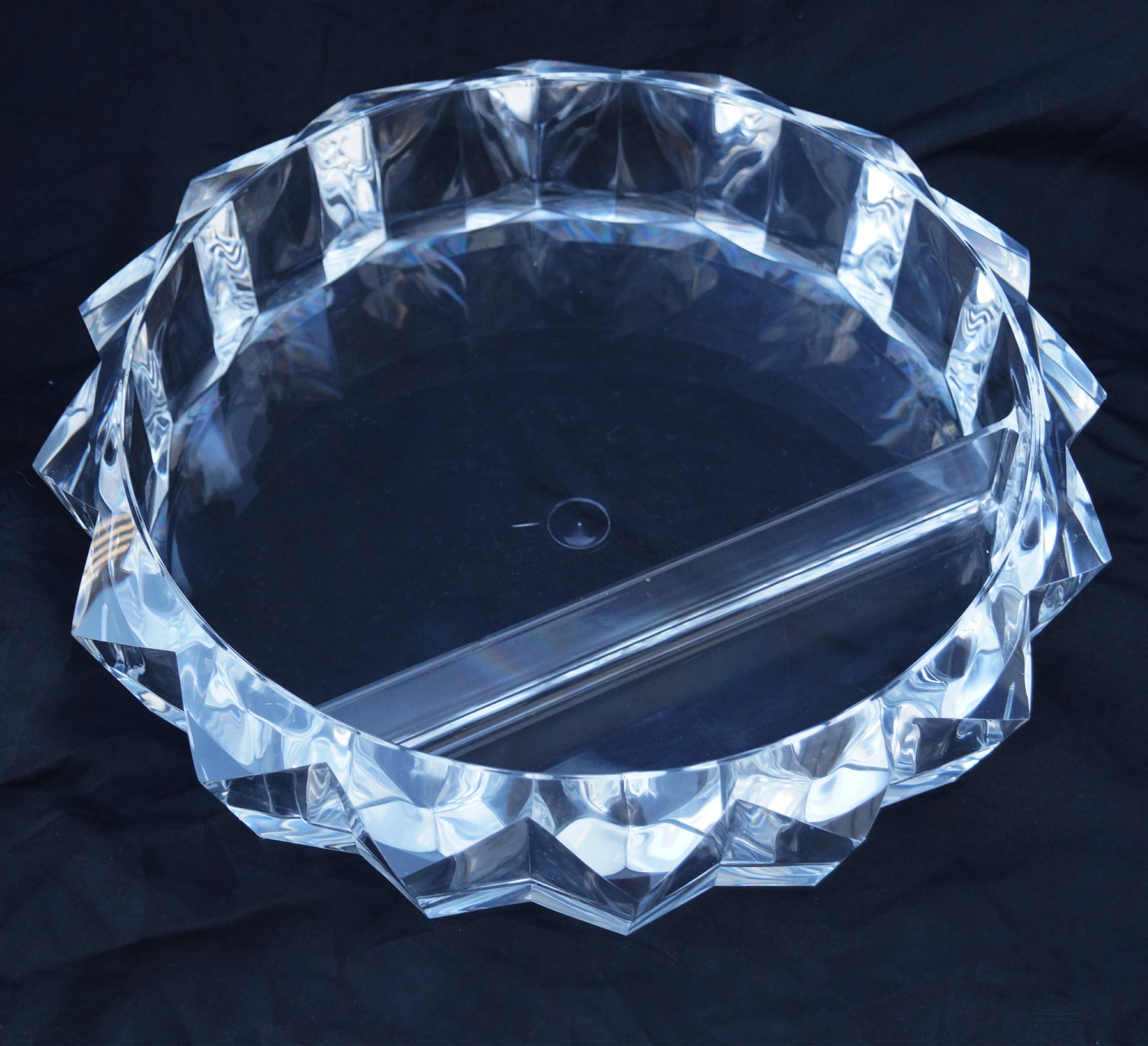 Large Faceted Lucite Divided Bowl Chip and Dip In Good Condition For Sale In Wayne, NJ