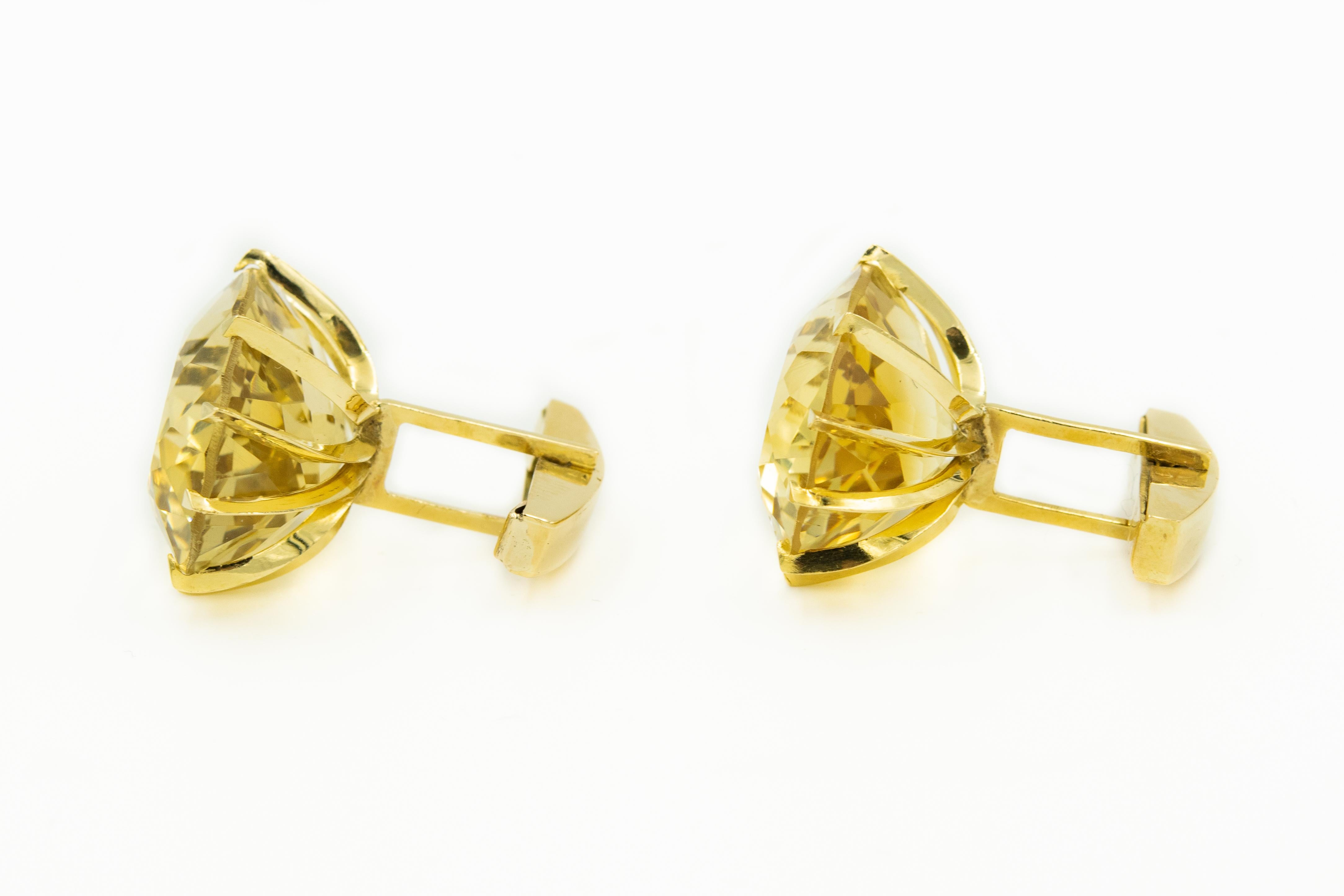 Large Faceted Oval Citrine Yellow Gold Cufflinks In Good Condition In Miami Beach, FL