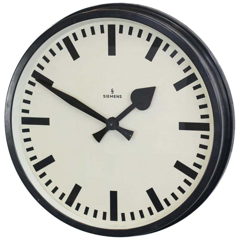Square Bahaus Clock Bauhaus Wall Clocks - 9 For Sale at 1stdibs