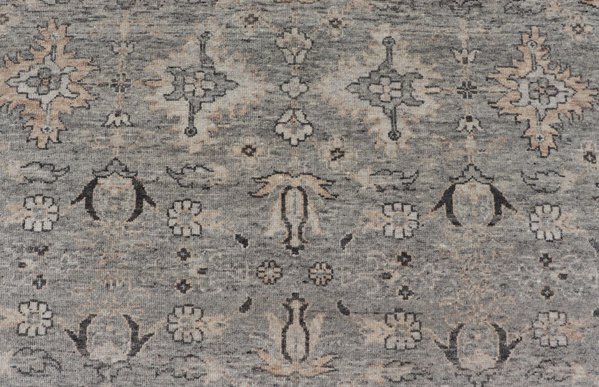 Großer verblasster indischer Oushak-Teppich aus Wolle in Grau, Holzkohle und Light Taupe 9'0 x 12'3 im Angebot 2