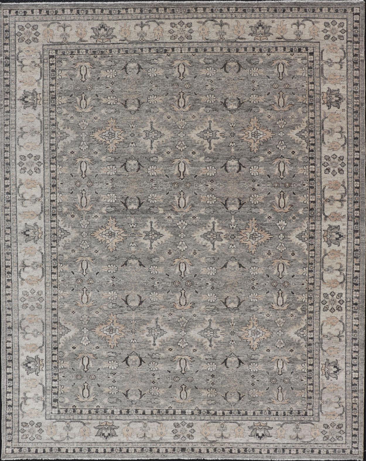 Großer verblasster indischer Oushak-Teppich aus Wolle in Grau, Holzkohle und Light Taupe 9'0 x 12'3 im Angebot
