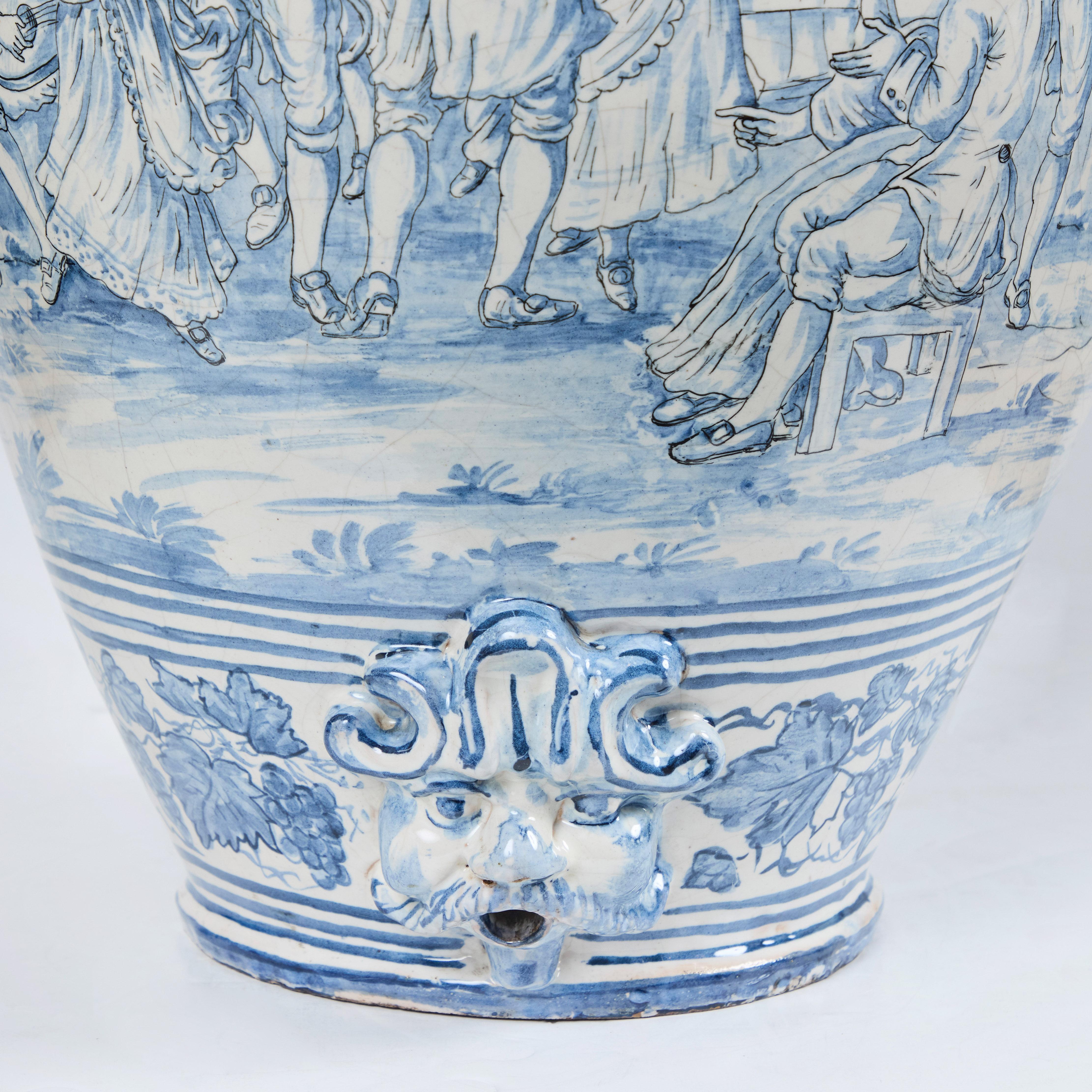 Inizio XIX secolo Grande vaso da vino coperto in faience in vendita
