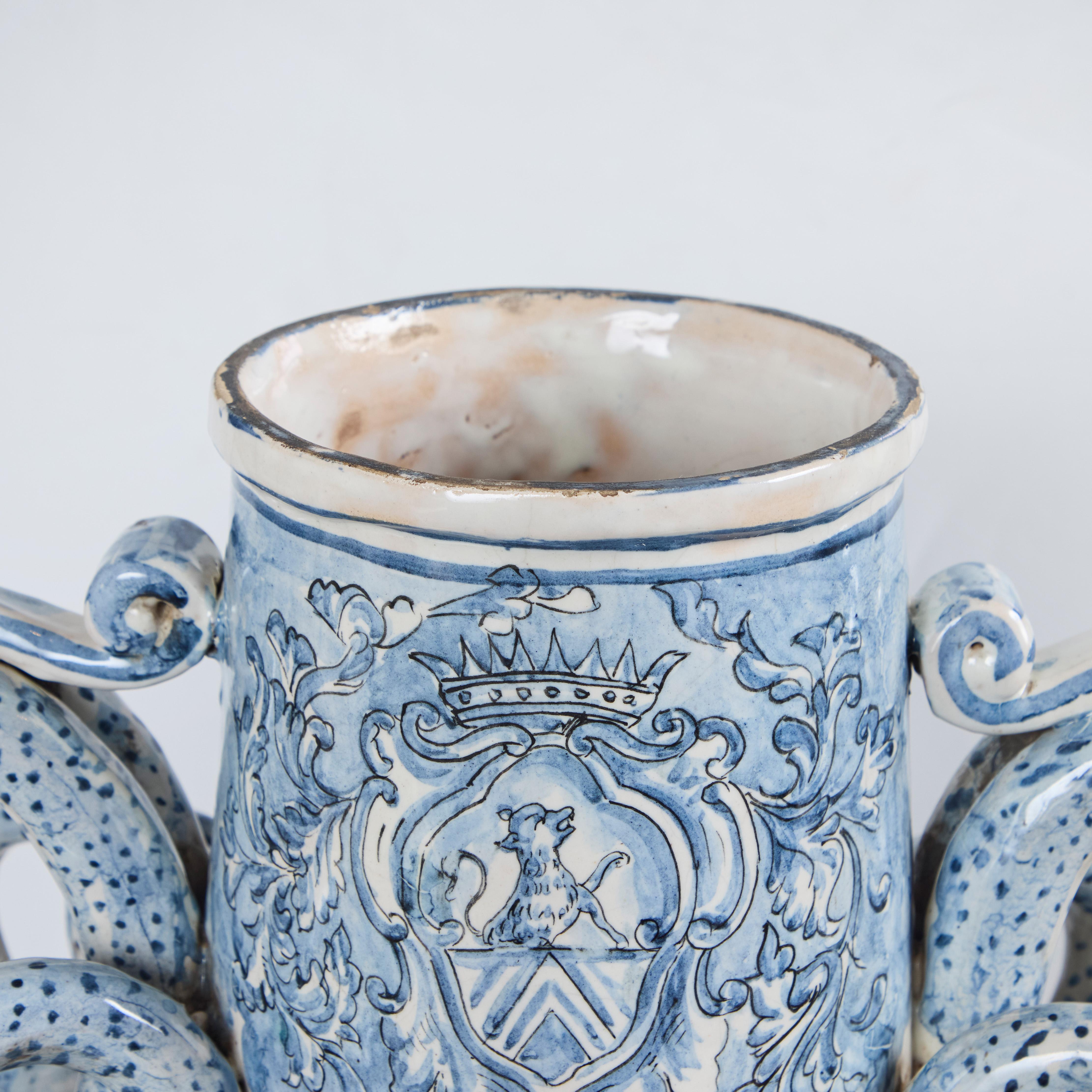 Faenza Grande vaso da vino coperto in faience in vendita