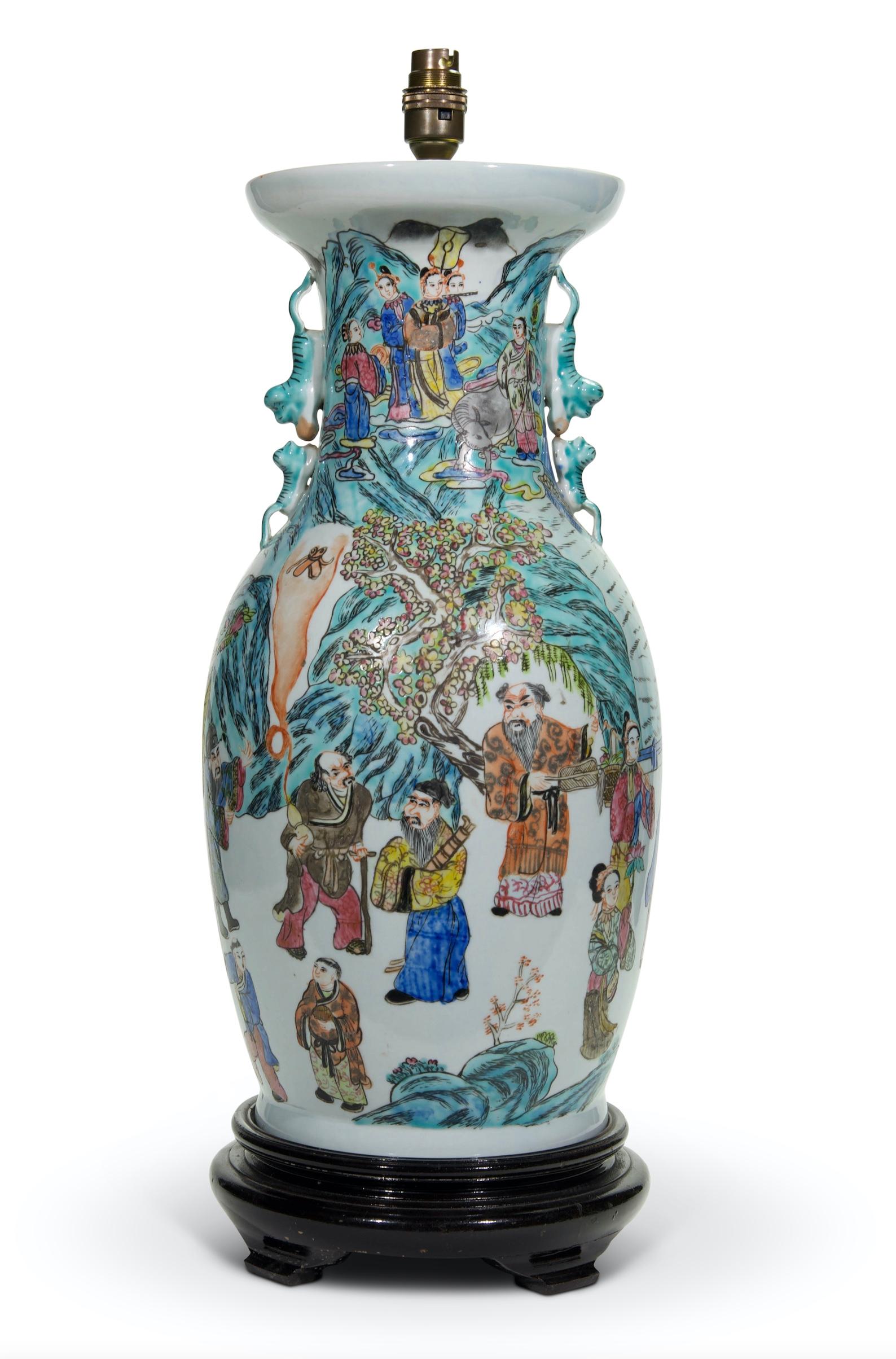Cinese Grande lampada da tavolo antica cinese Famille Verte del XX secolo in vendita