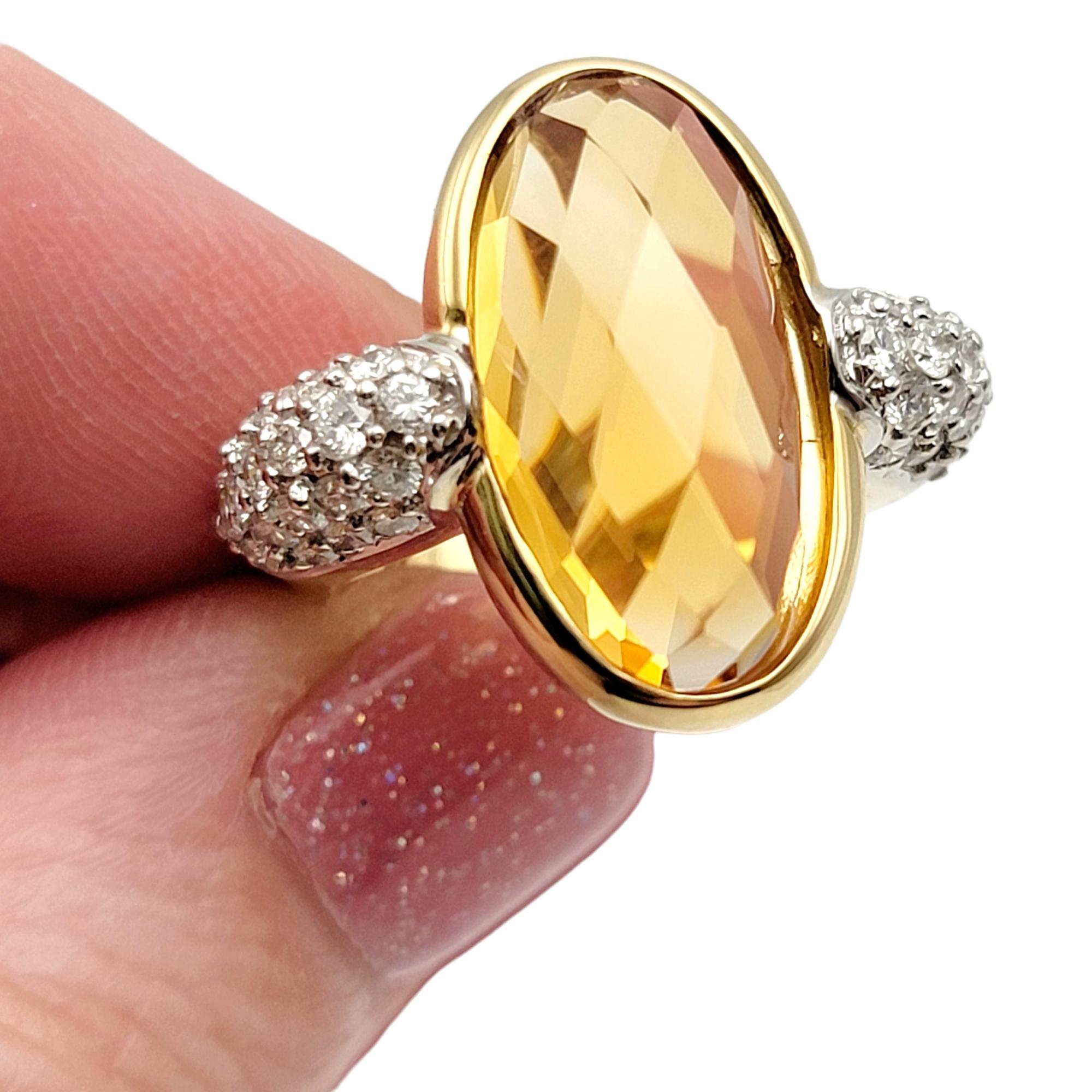 Grande bague en or jaune 18 carats avec citrine ovale de taille fantaisie et diamants pavés en vente 5