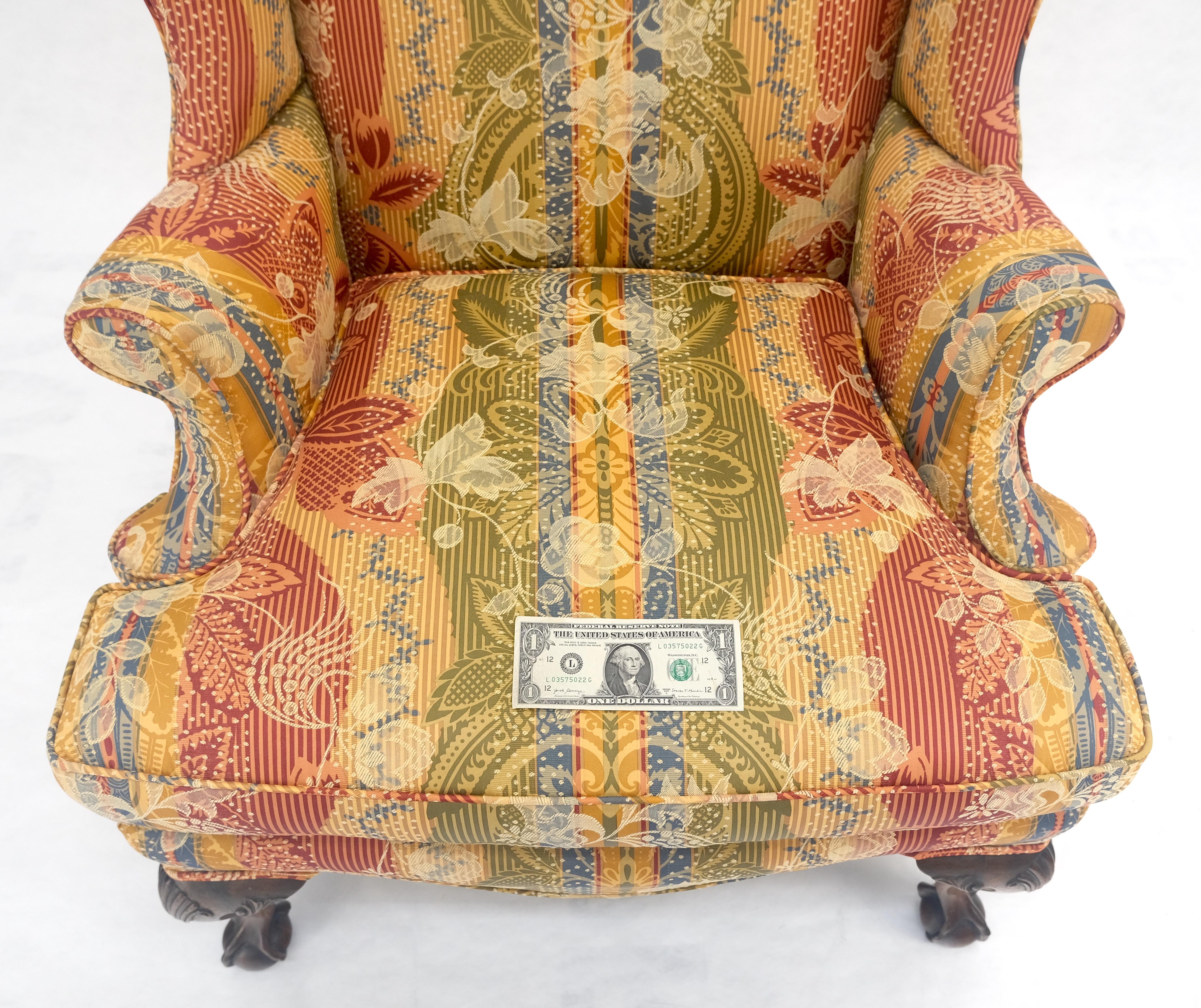 Sillón de orejas con patas de garra y bola tallada MINT Tallado en venta