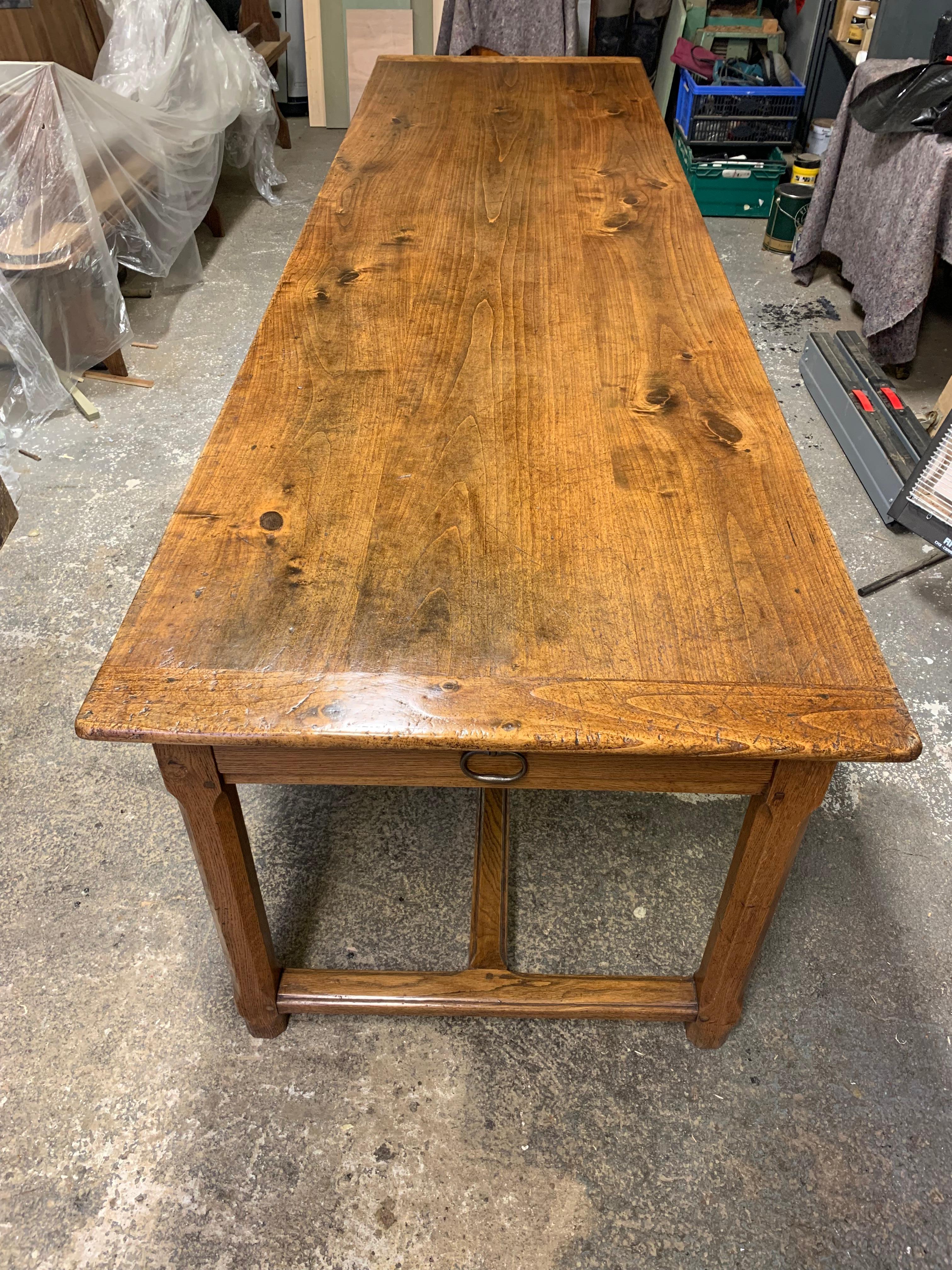 Late 19th century oak and pine topped farm house Table 

French dating to circa 1890s with a drawer to either end, it will comfortably seat 10 people 

Having been through our workshops and been cleaned / polished and is ready to be placed in