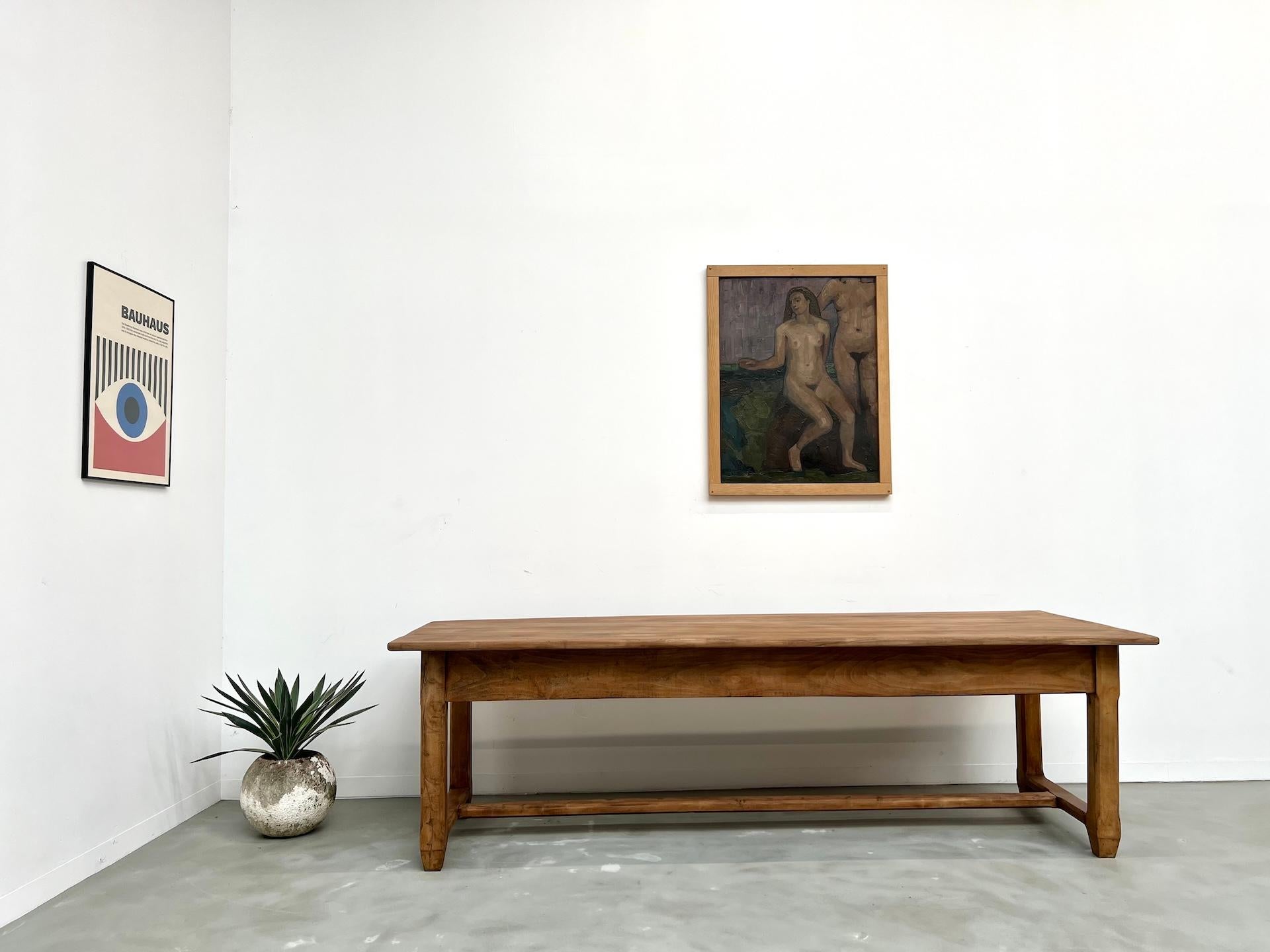 Large farmhouse table in solid beech – 1950s – 2 drawers

This impressive farmhouse table in solid beech, measuring 2.50 meters in length, embodies all the strength and authenticity of rural furniture from the 1950s. Crafted using traditional