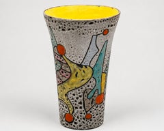 Grand vase conique en « lave épaisse », par Marius Bessone, Vallauris, France, 1956