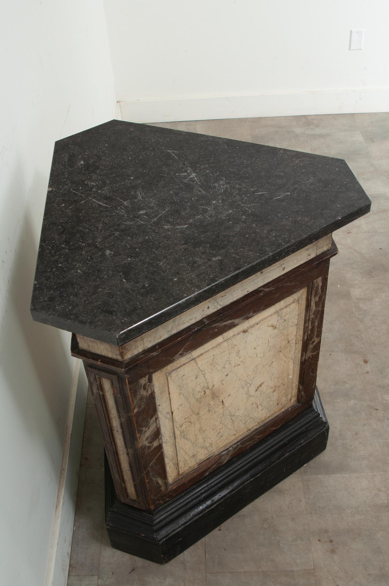 Large Faux Marble Painted Triangular Pedestal In Good Condition For Sale In Baton Rouge, LA