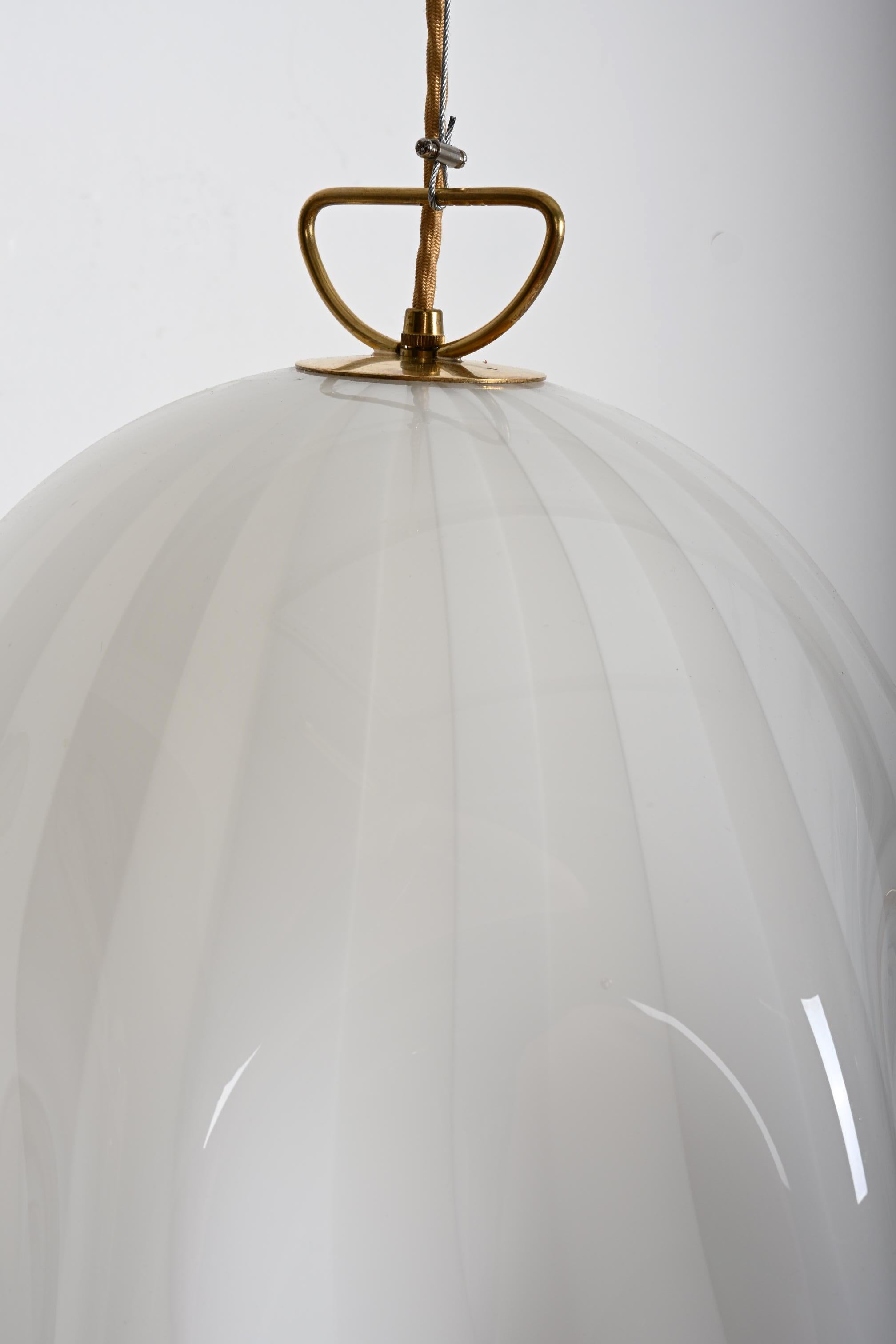 Ottone Lampada a sospensione Fazzoletto grande di J&T. Kalmar in vendita