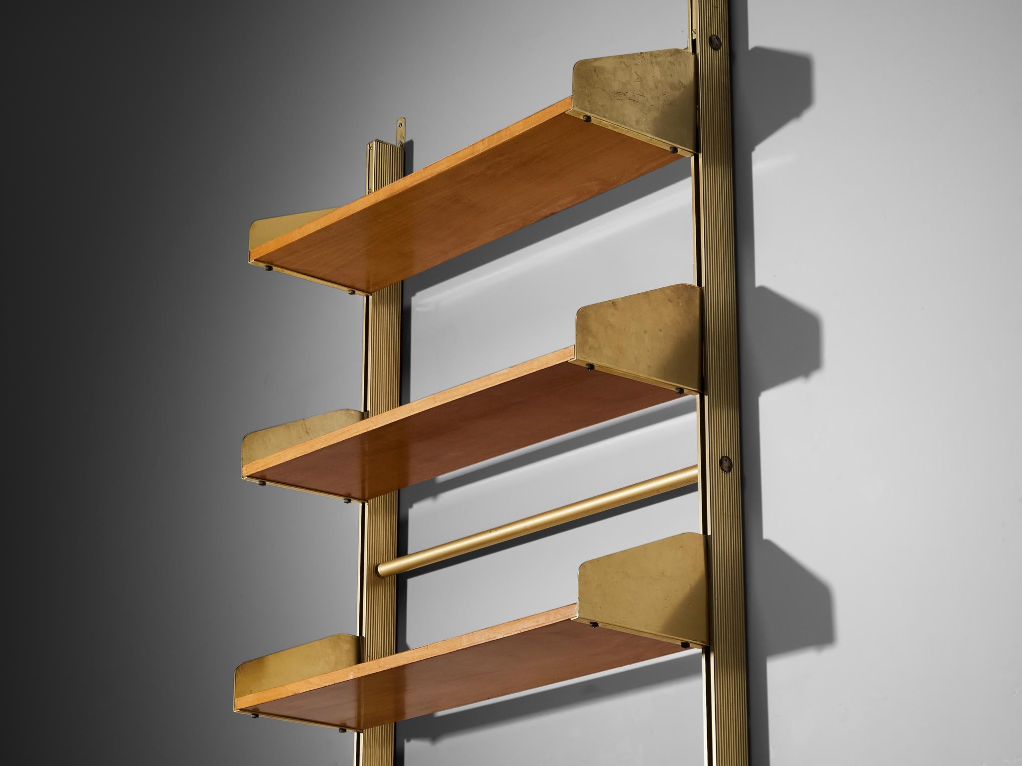 Mueble alto italiano Feal grande de aluminio anodizado y madera Moderno de mediados de siglo en venta