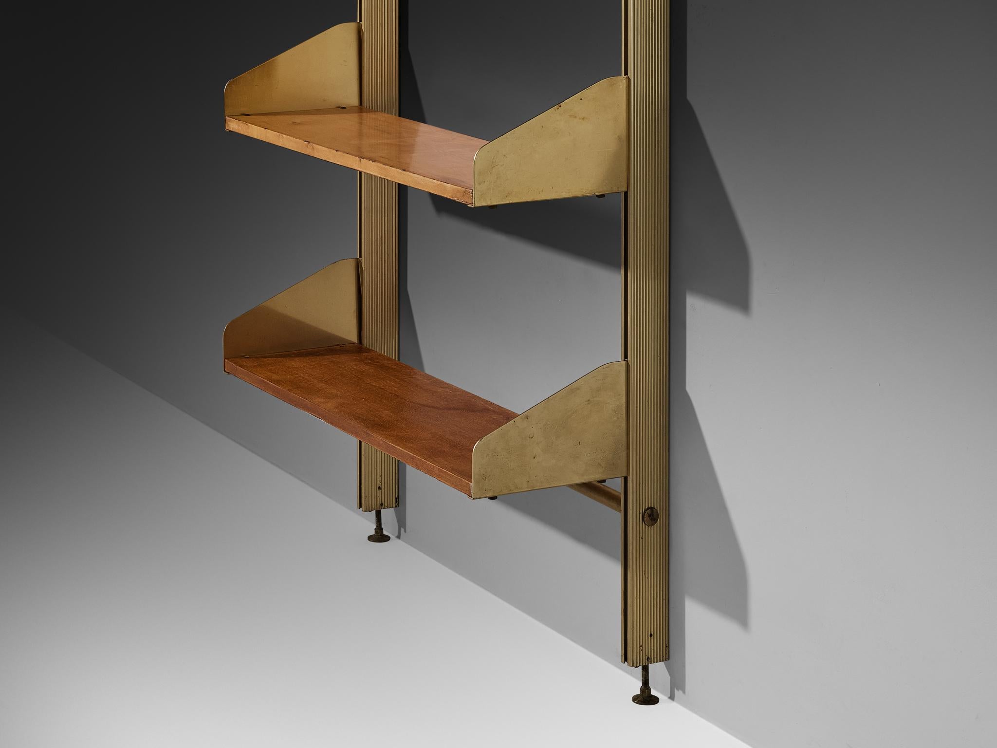 Mueble alto italiano Feal grande de aluminio anodizado y madera en venta 2