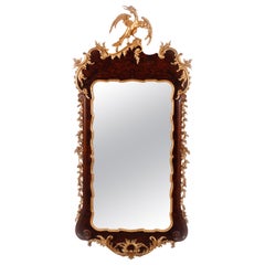 Grand miroir d'aigle en acajou et bois doré de style fédéral La Barge Flame, 20ème siècle