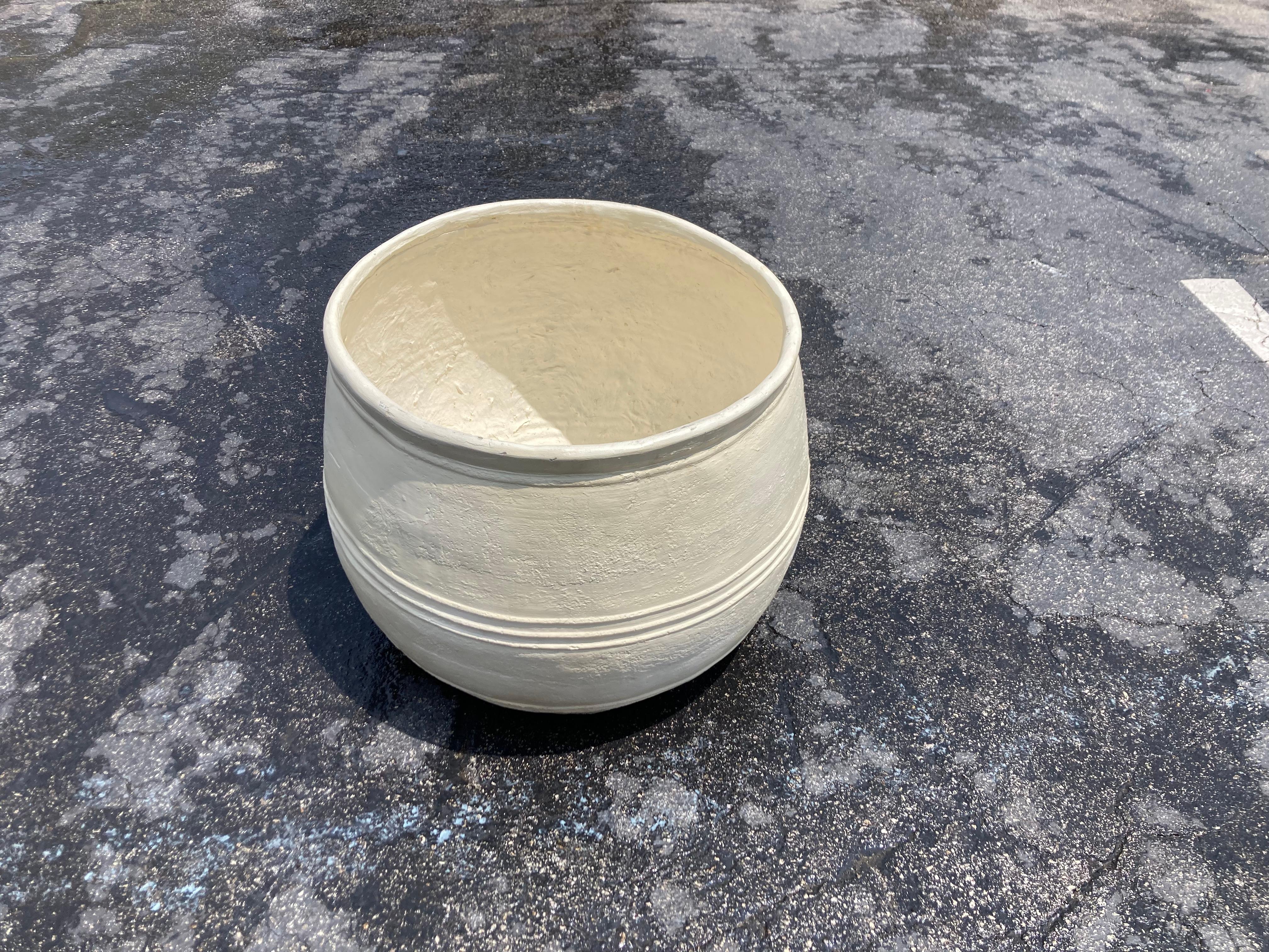 Large Fiberglass Planter, Beige, Hollywood Regency  In Good Condition In Miami, FL