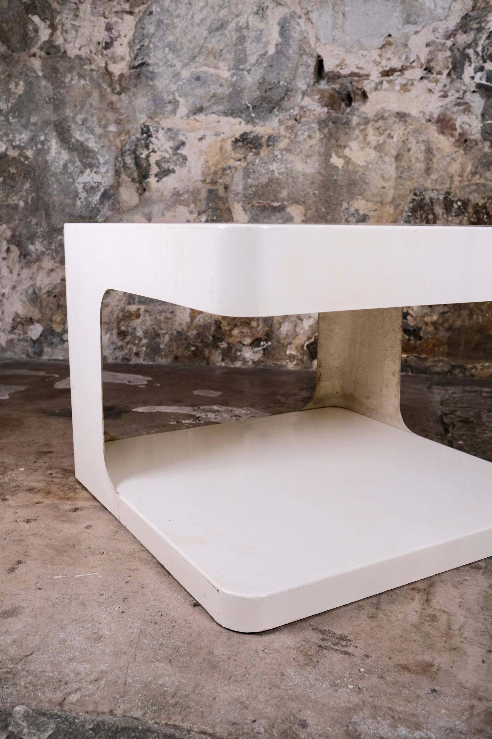 Grande table en fibre de verre par Valerie Doubroucinskis pour Rodier, France, années 1970 Bon état - En vente à Lyon, FR