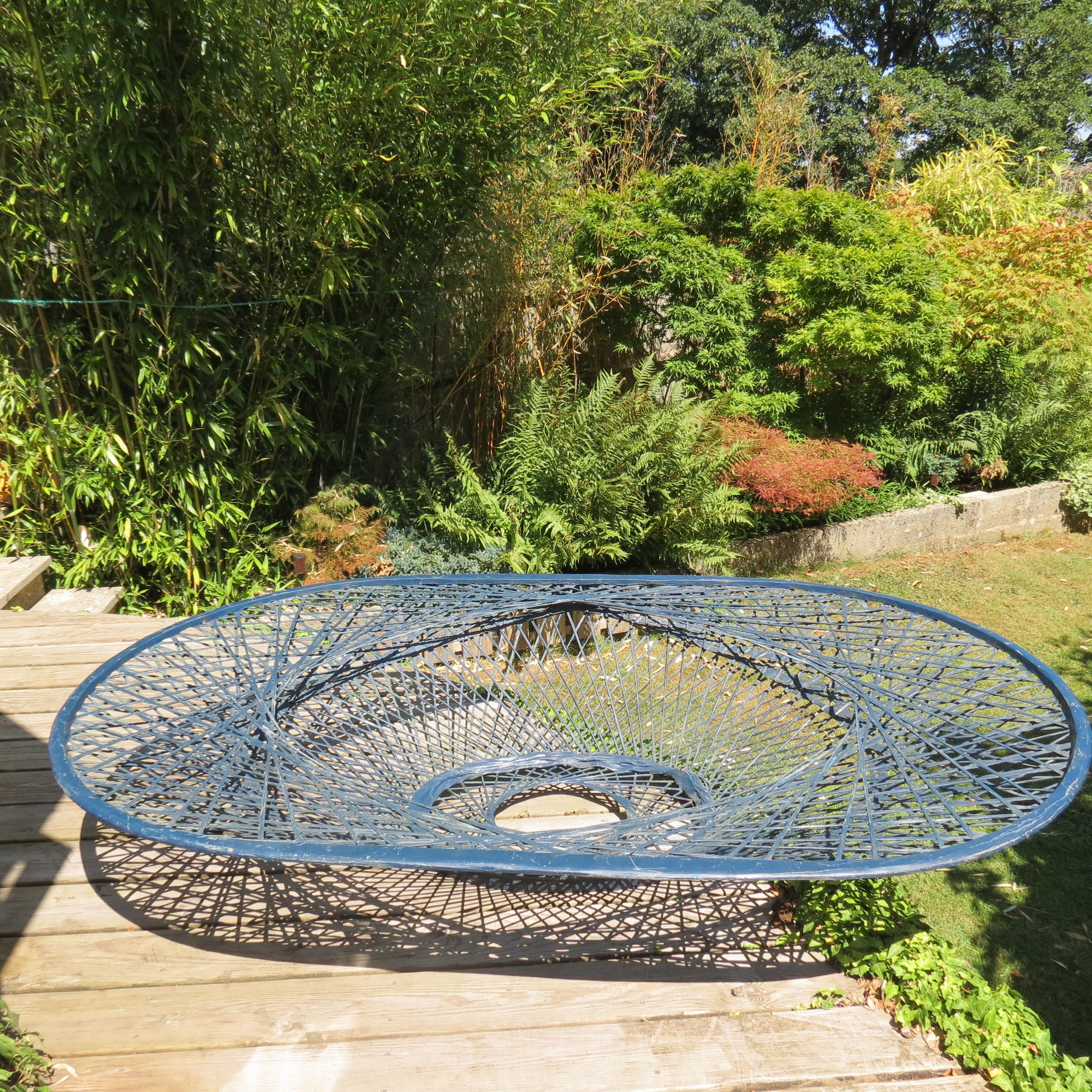 Fait à la machine Grande jardinière en fibre de verre Jardinière en fibre de verre du milieu du siècle 1970 Russell Woodard en vente