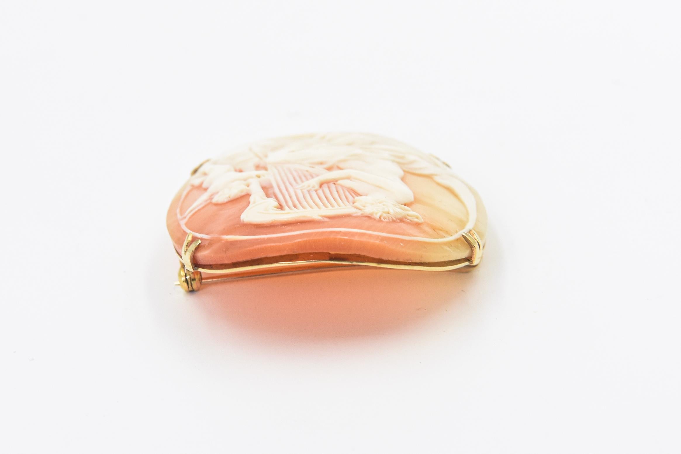 Large Figural Shell Cameo of Nude Woman Playing the Harp with Cupid Gold Brooch In Good Condition For Sale In Miami Beach, FL