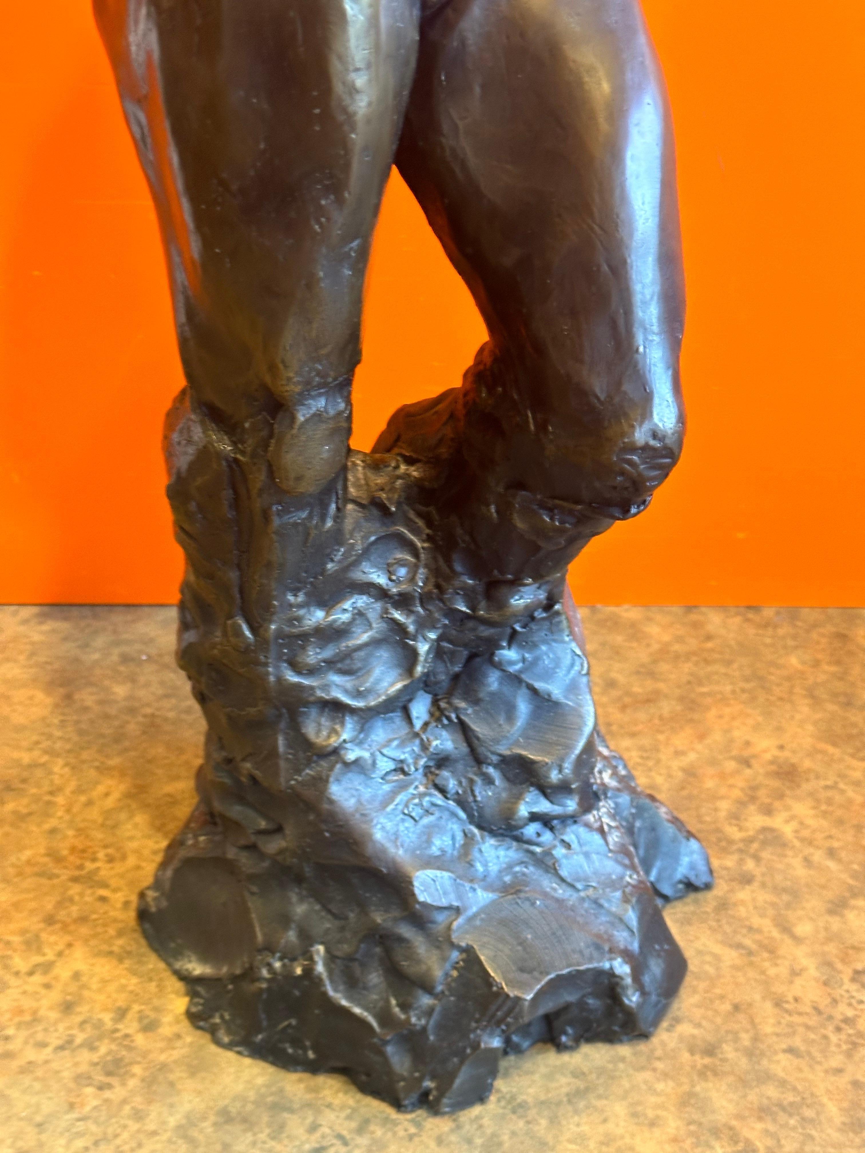 Große figurative Bronzeskulptur mit dem Titel „Adam's Rib“ von Roark Congdon im Angebot 5