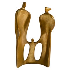 Große figurative Bronzeskulptur einer Familie aus der Familie von Maria Guernova 1985