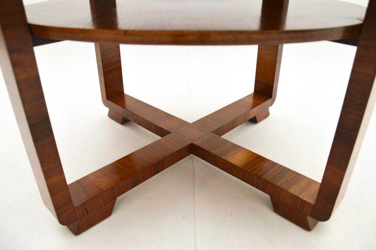 Noyer Grande table basse Art Déco en noyer figuré en vente