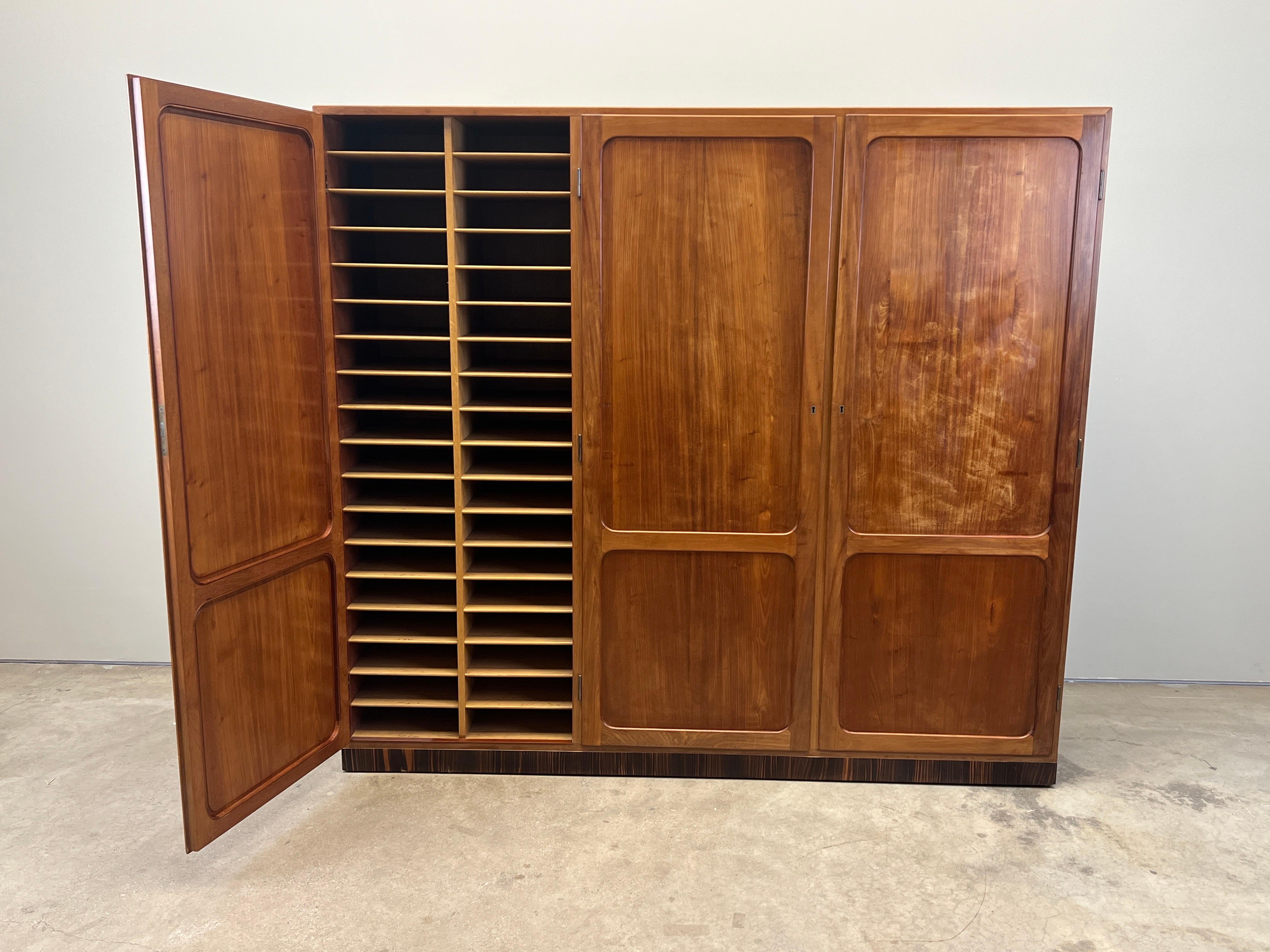 Großer Kommodenschrank von Mogens Koch für Rud Rasmussens im Angebot 8