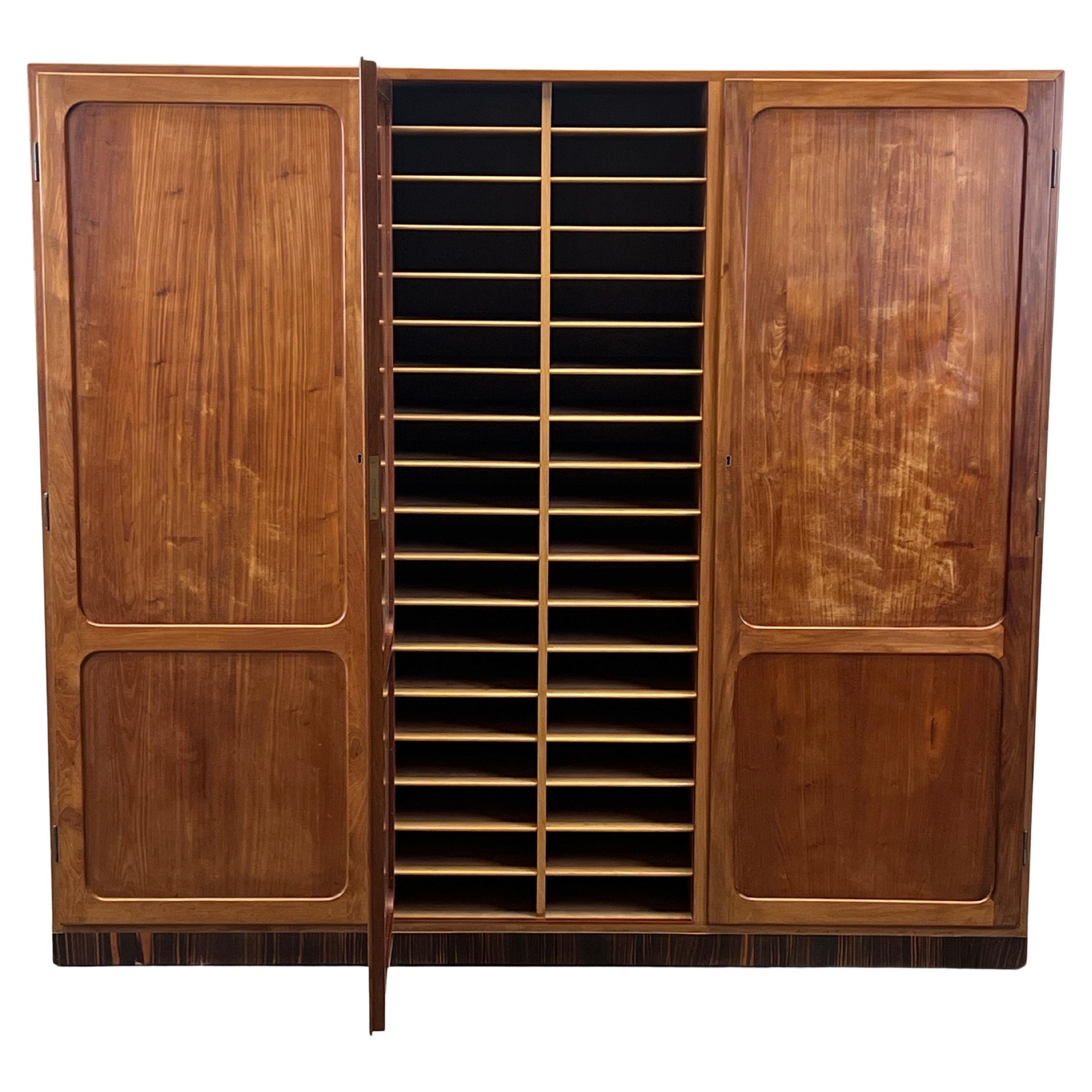 Grand cabinet de documents de Mogens Koch pour Rud Rasmussens