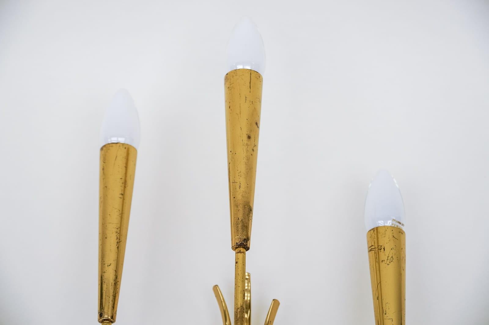 Metallo Grande lampada da parete in filigrana della modernità di metà secolo, anni '50 in vendita