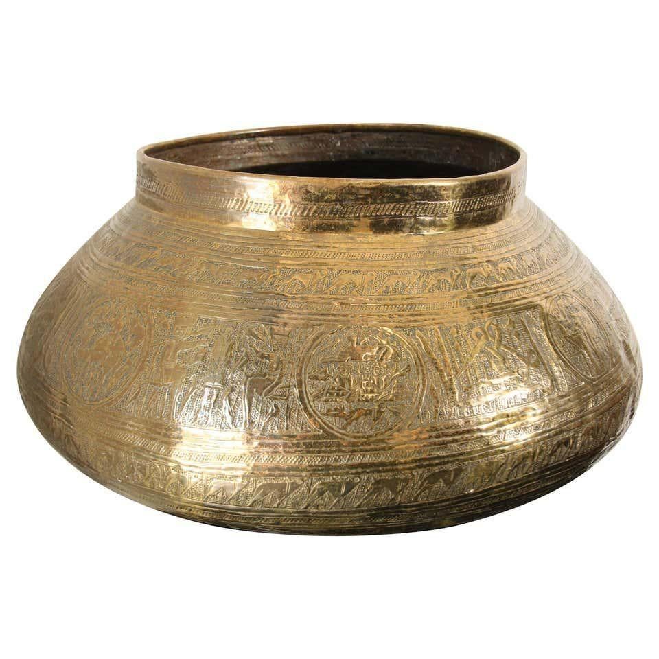 Large Fine Antique Islamic Middle Eastern Incised Brass Vessel 1