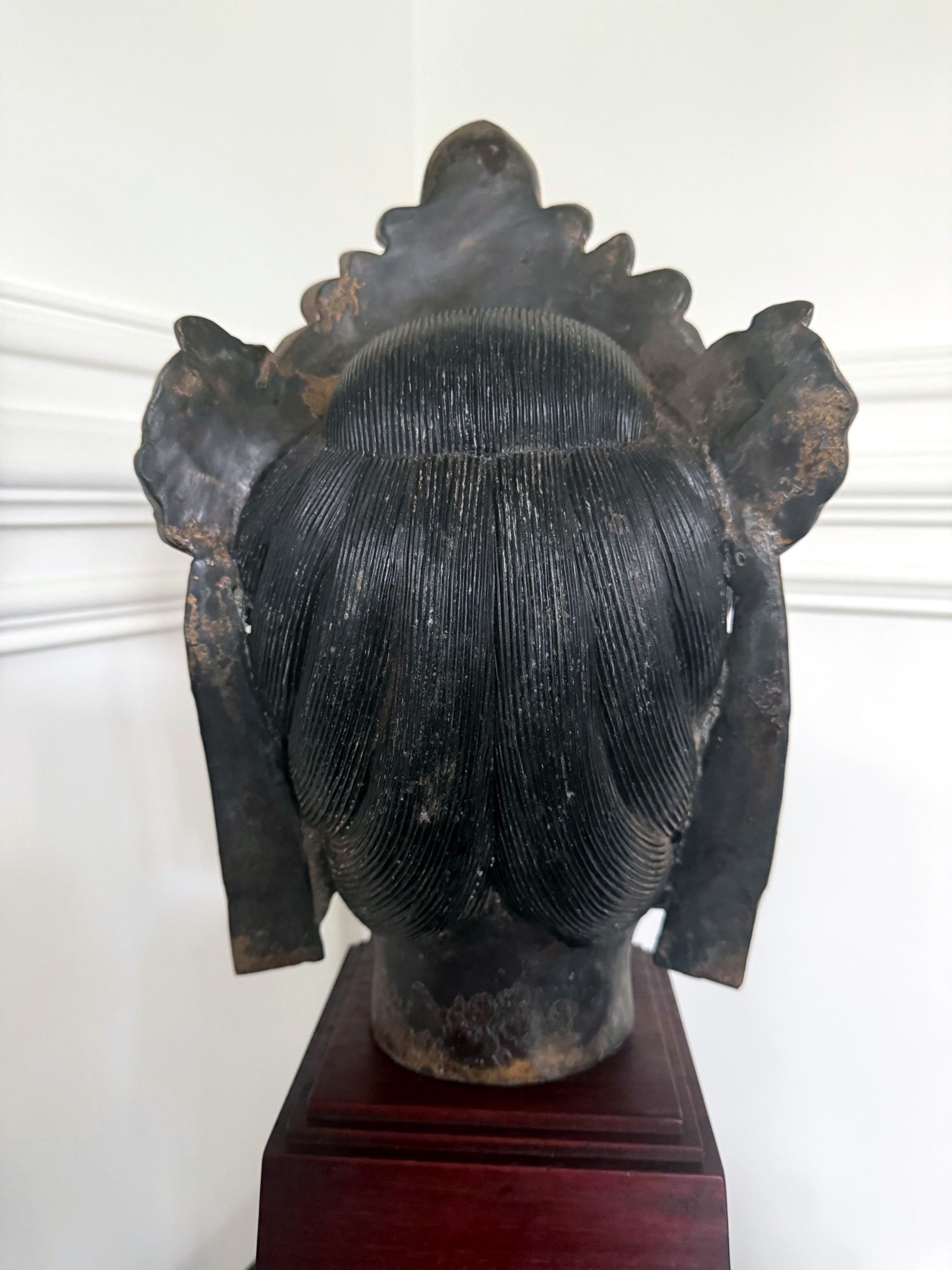 Large Fine Bronze Head of Bodhisattva Avalokitesvara Qing Dynasty For Sale 6